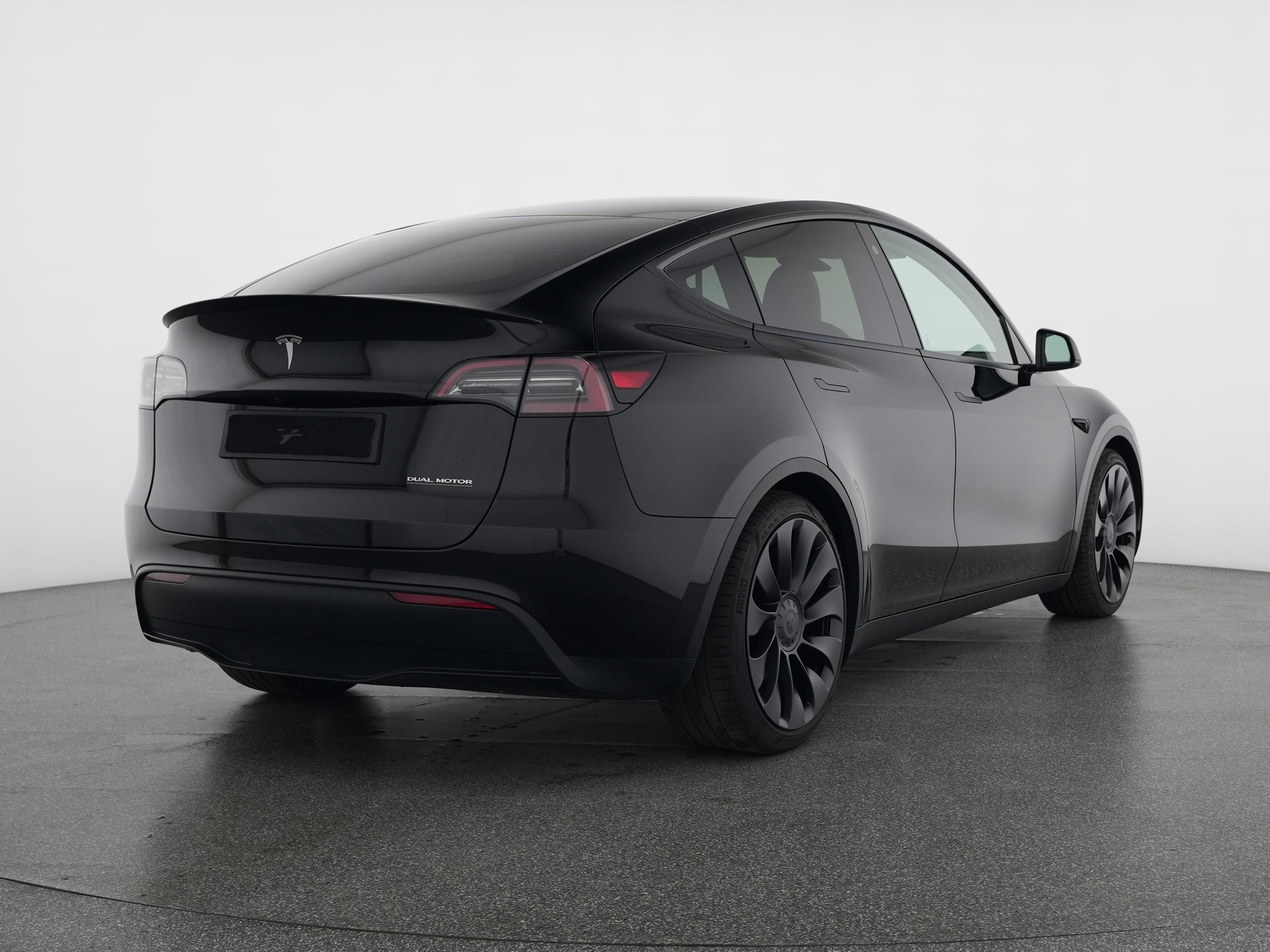 TESLA Model Y Performance-image-2