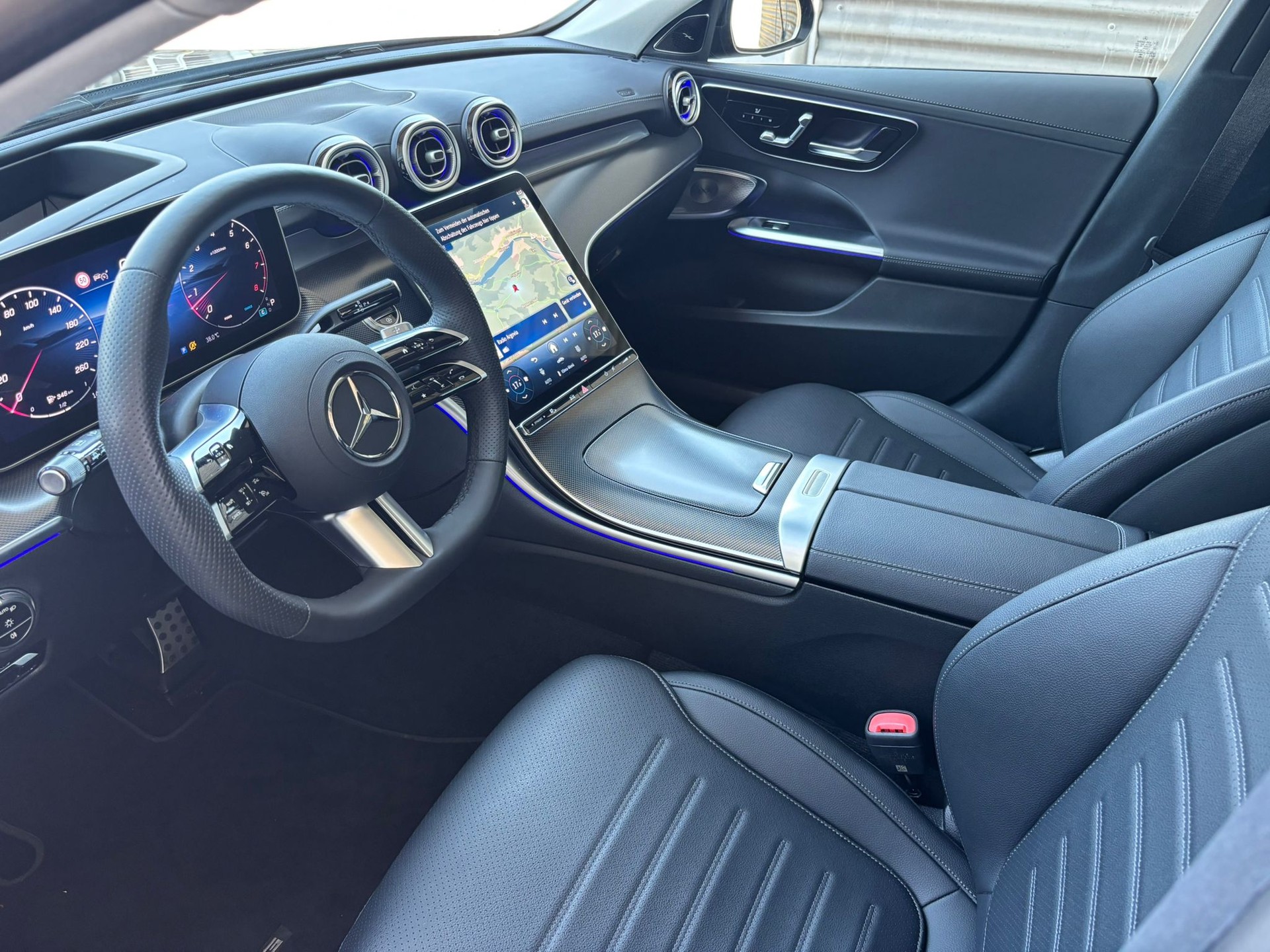 MERCEDES-BENZ C 200 AMG-Line 4Matic Kombi-image-6