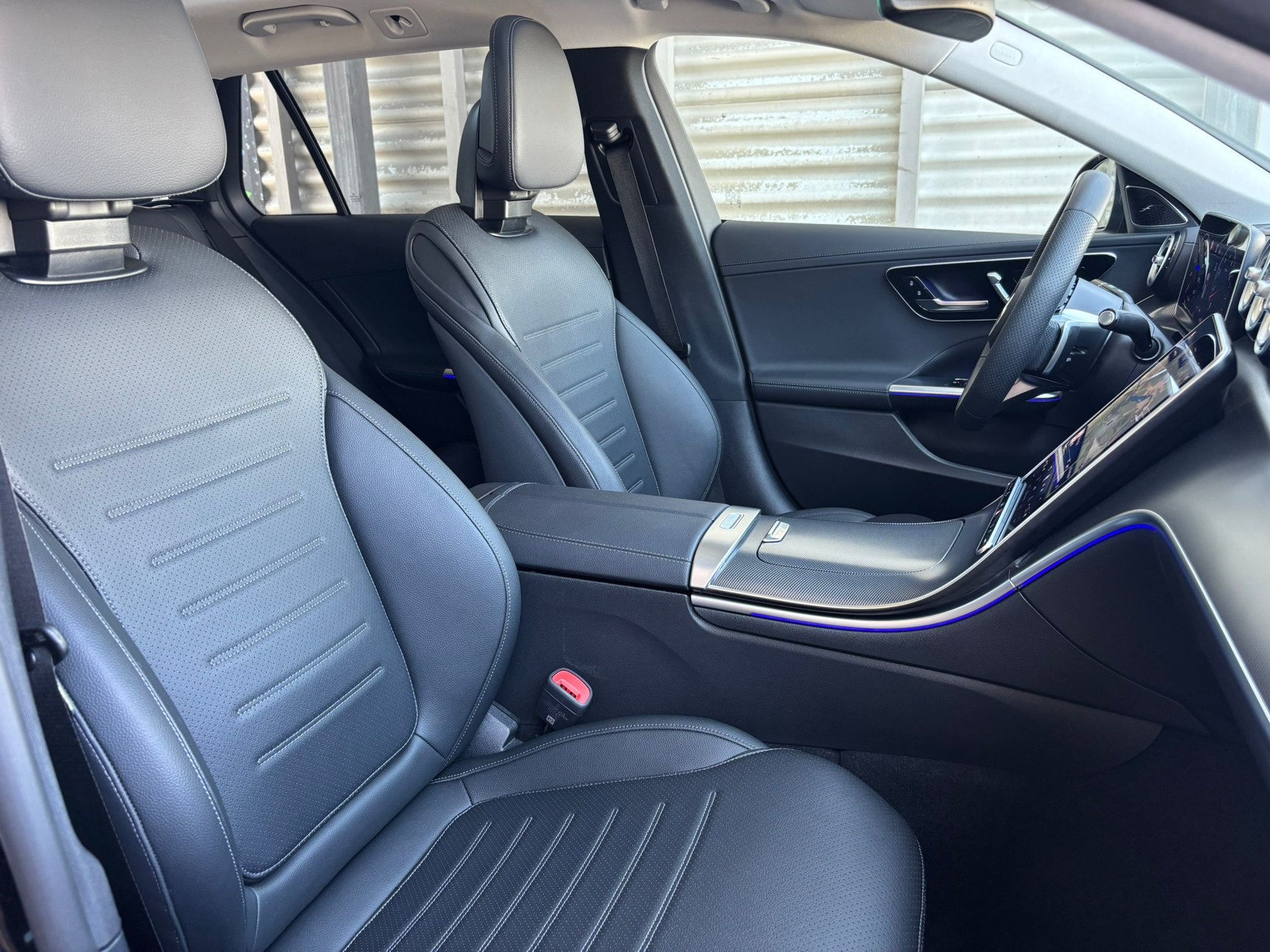MERCEDES-BENZ C 200 AMG-Line 4Matic Kombi-image-8