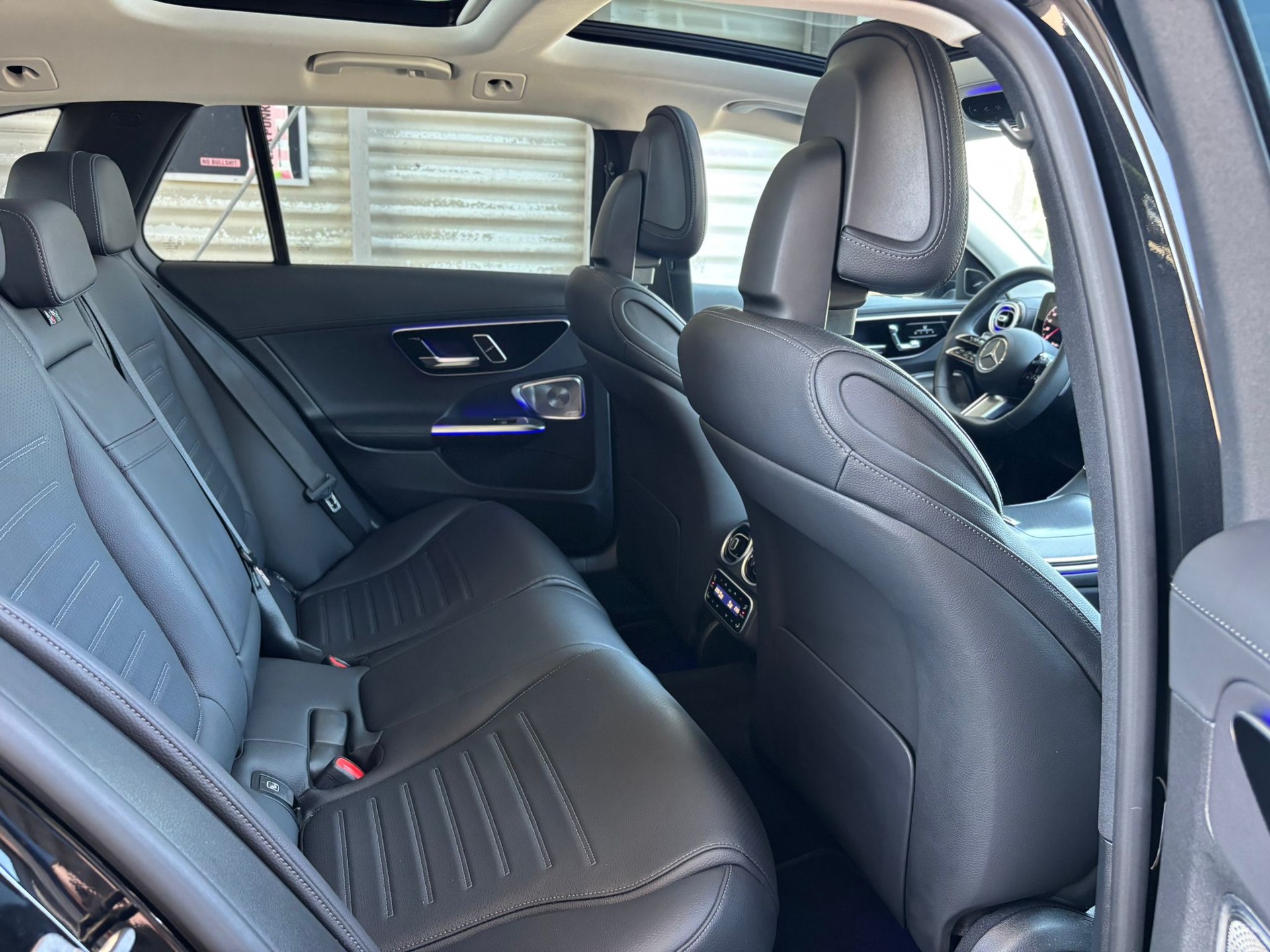 MERCEDES-BENZ C 200 AMG-Line 4Matic Kombi-image-9