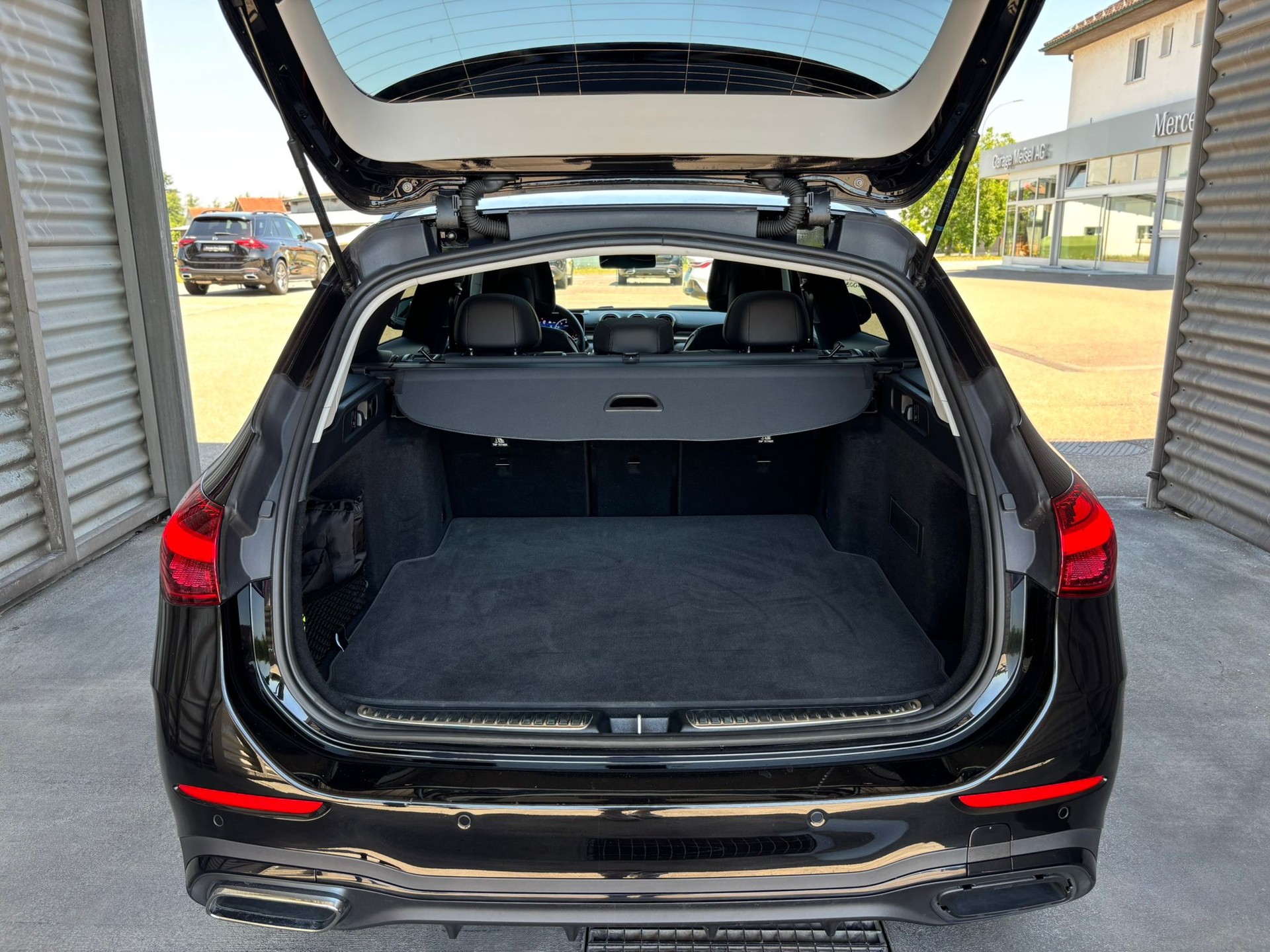 MERCEDES-BENZ C 200 AMG-Line 4Matic Kombi-image-13