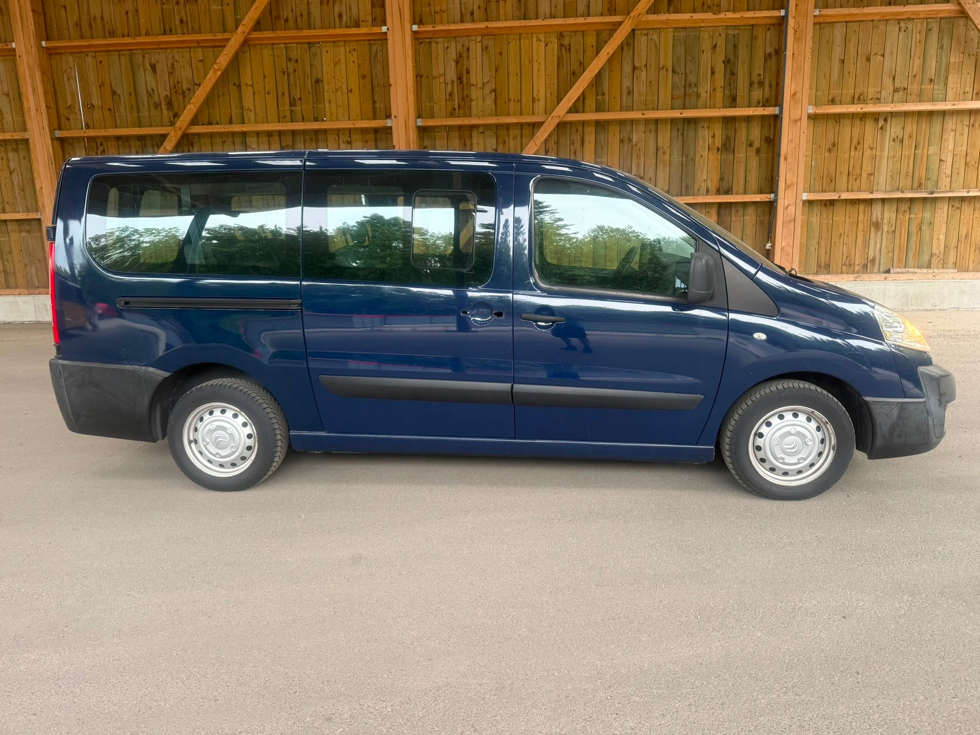 CITROEN Jumpy 2.0 HDi L2H1 Attraction-image-2
