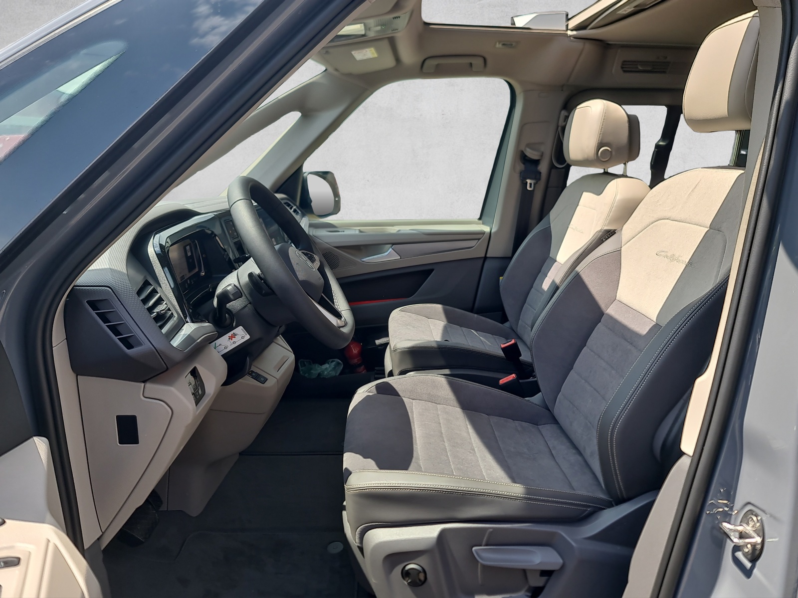 VW California eHybrid Ocean 4Motion-image-11