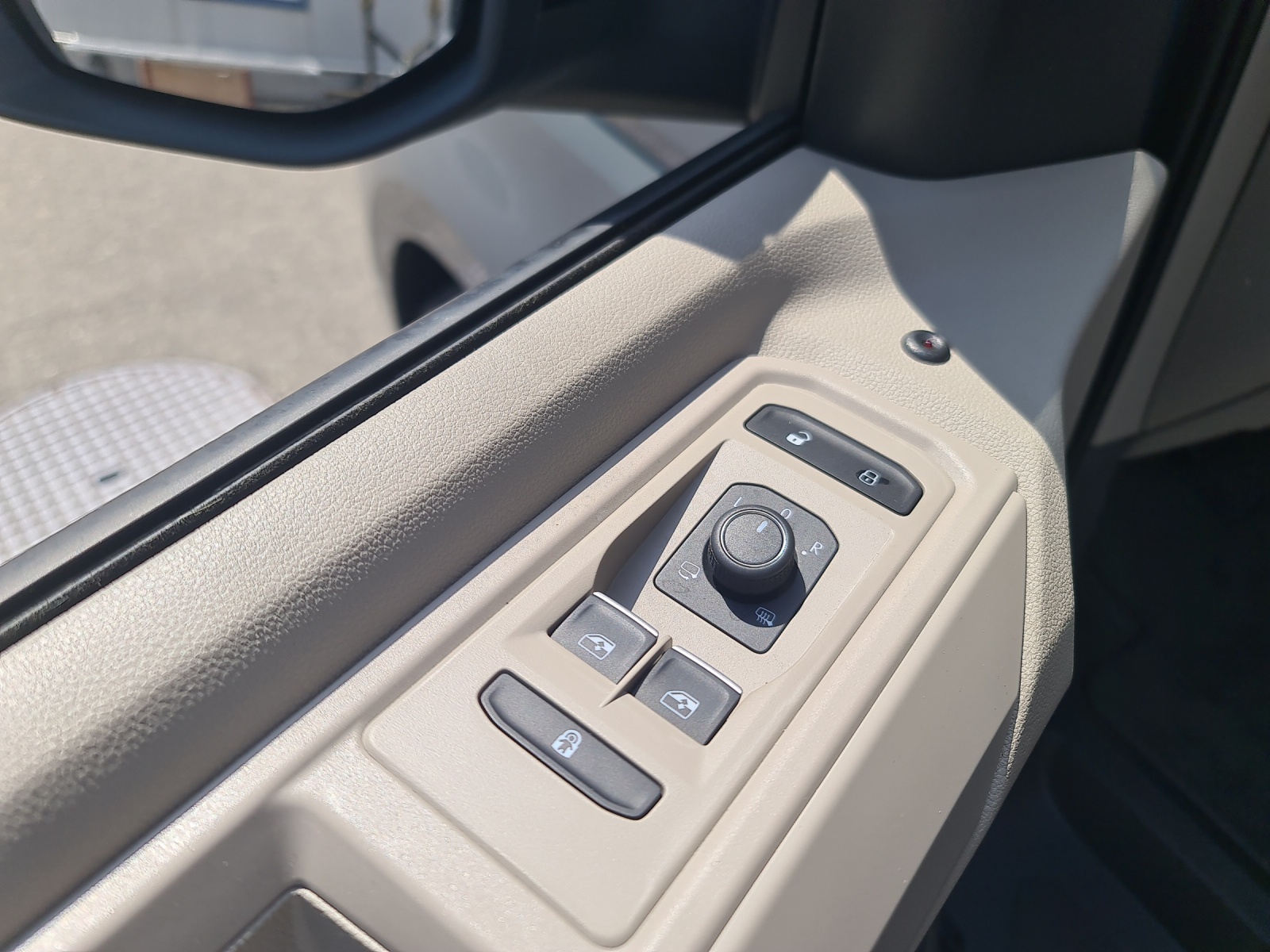VW California eHybrid Ocean 4Motion-image-17