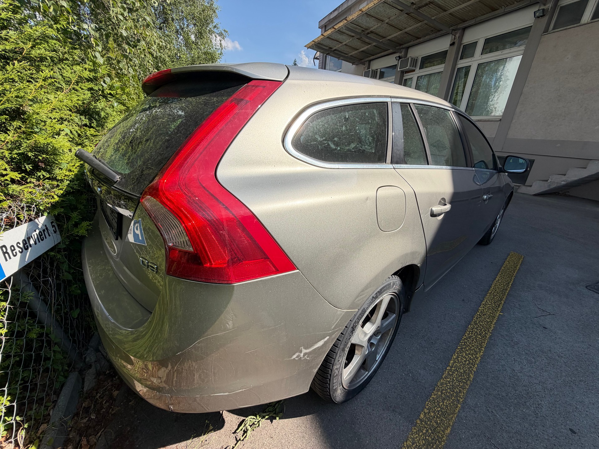 VOLVO V60 D3 Summum-image-2