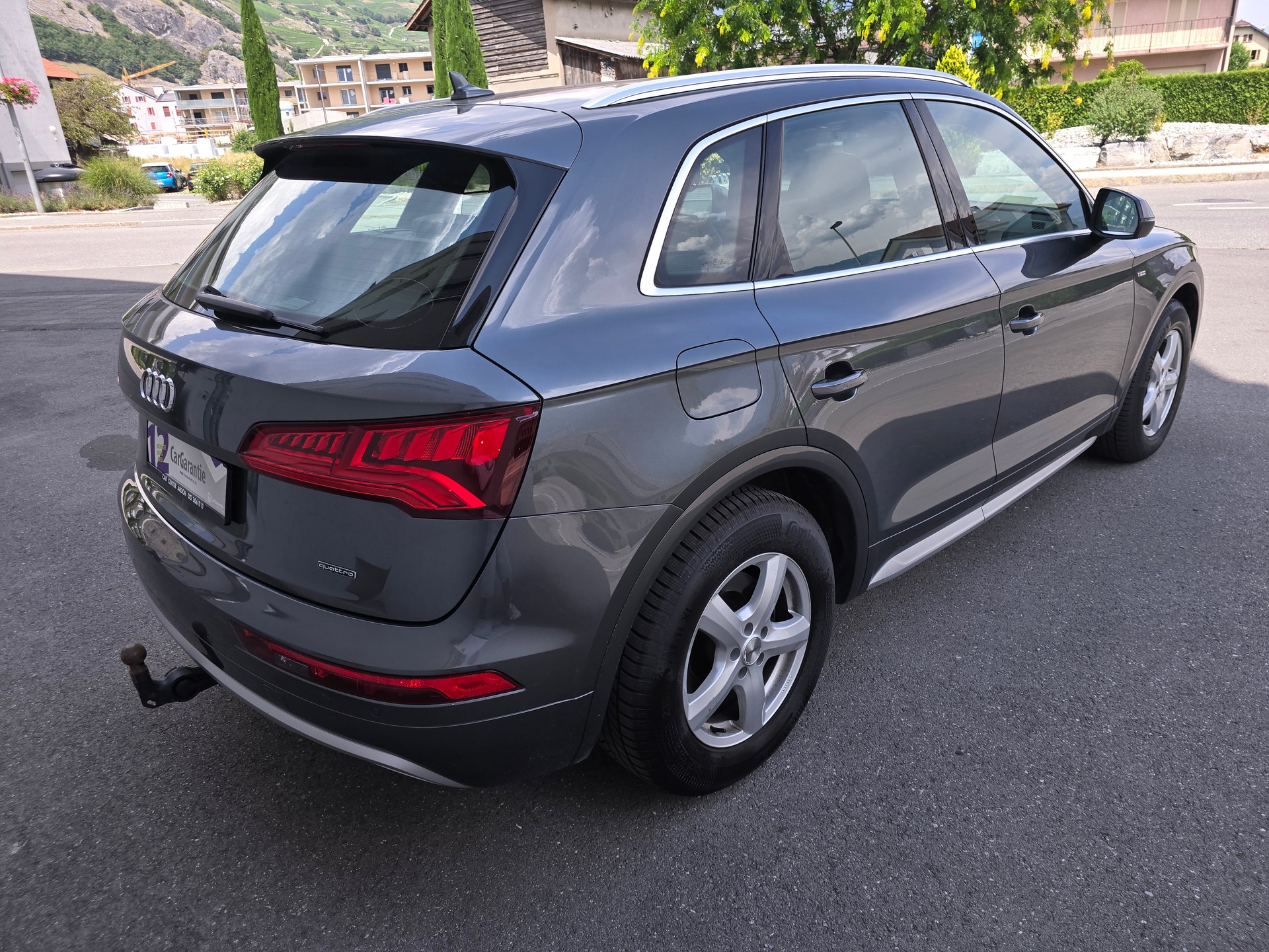 AUDI Q5 2.0 TFSI design S-Line quattro S-tronic-image-6