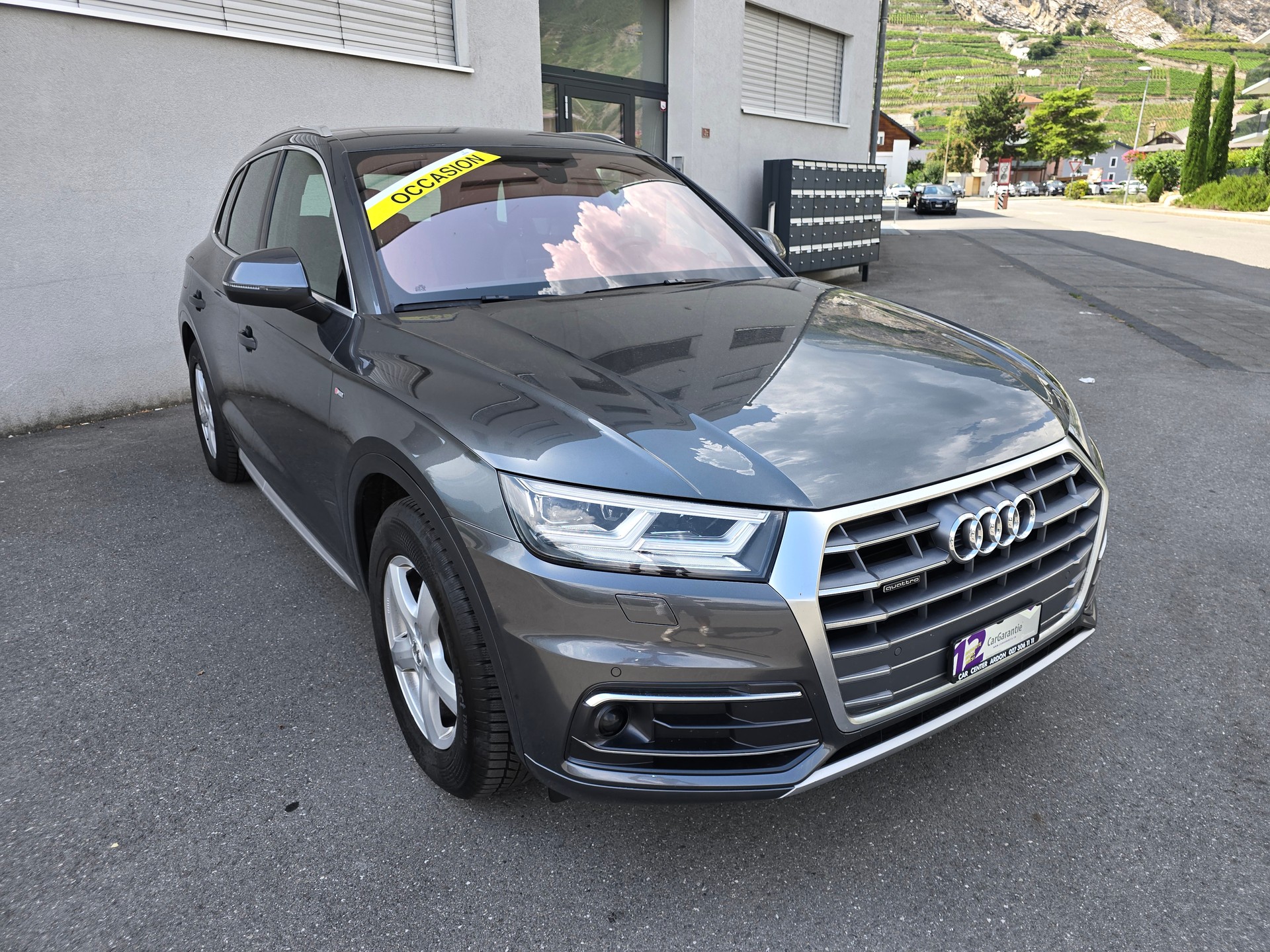 AUDI Q5 2.0 TFSI design S-Line quattro S-tronic-image-8