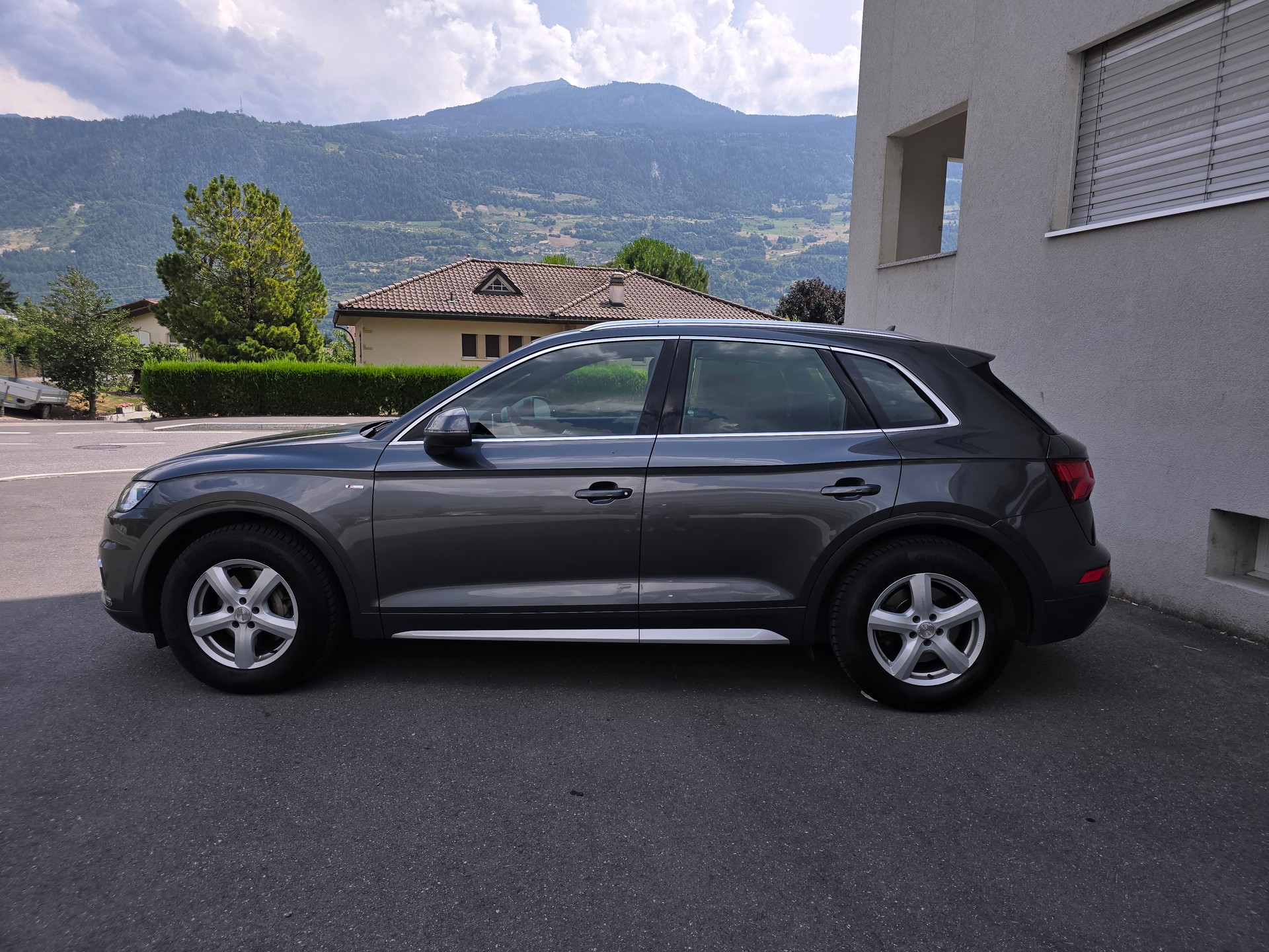 AUDI Q5 2.0 TFSI design S-Line quattro S-tronic-image-3