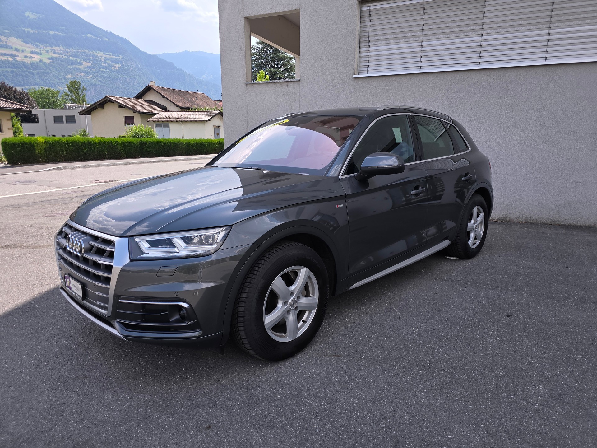 AUDI Q5 2.0 TFSI design S-Line quattro S-tronic-image-2