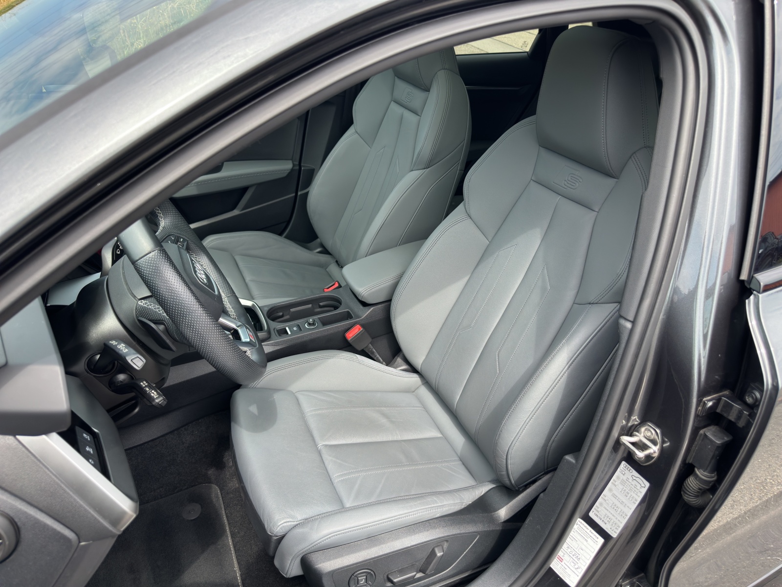 AUDI A3 Sportback 40 TFSI S line quattro S-tronic-image-11