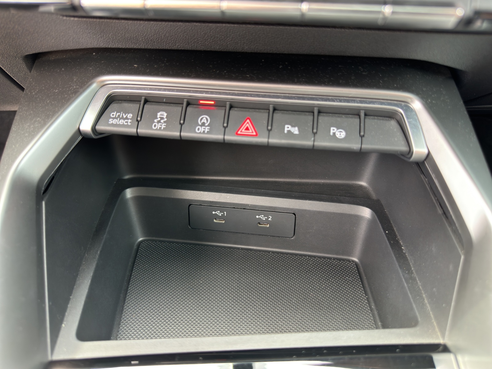 AUDI A3 Sportback 40 TFSI S line quattro S-tronic-image-17