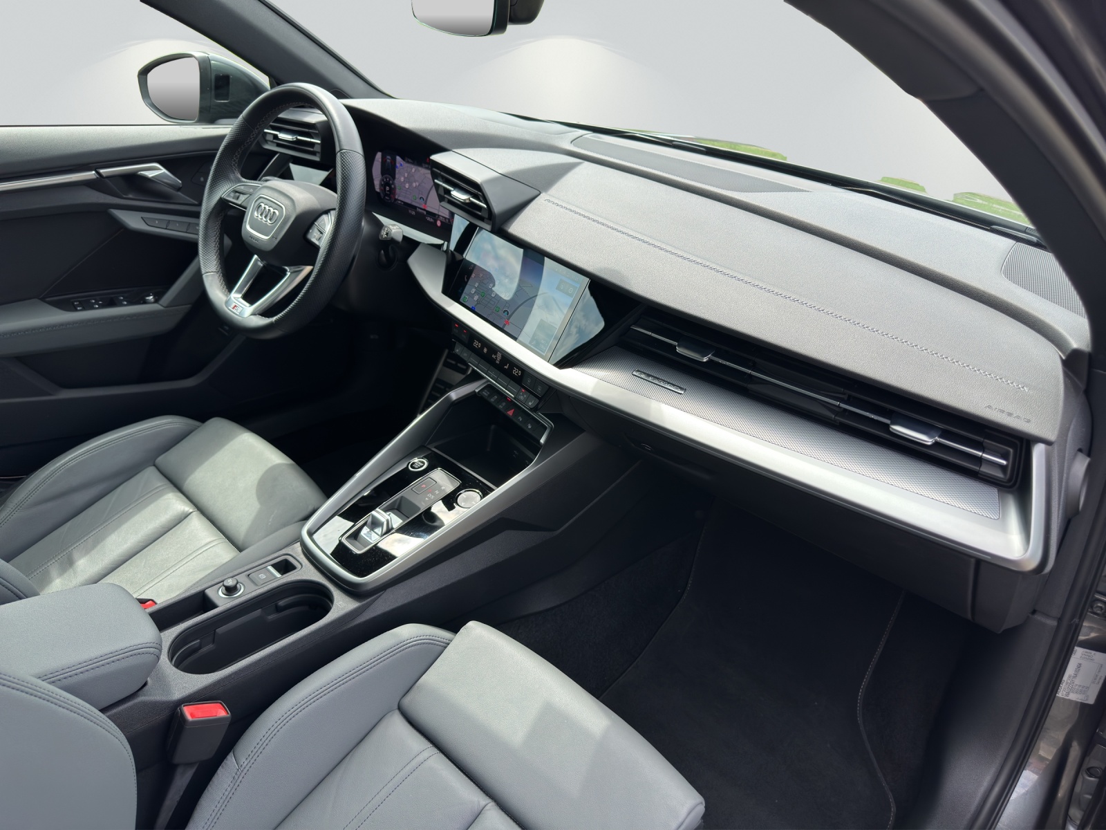 AUDI A3 Sportback 40 TFSI S line quattro S-tronic-image-7