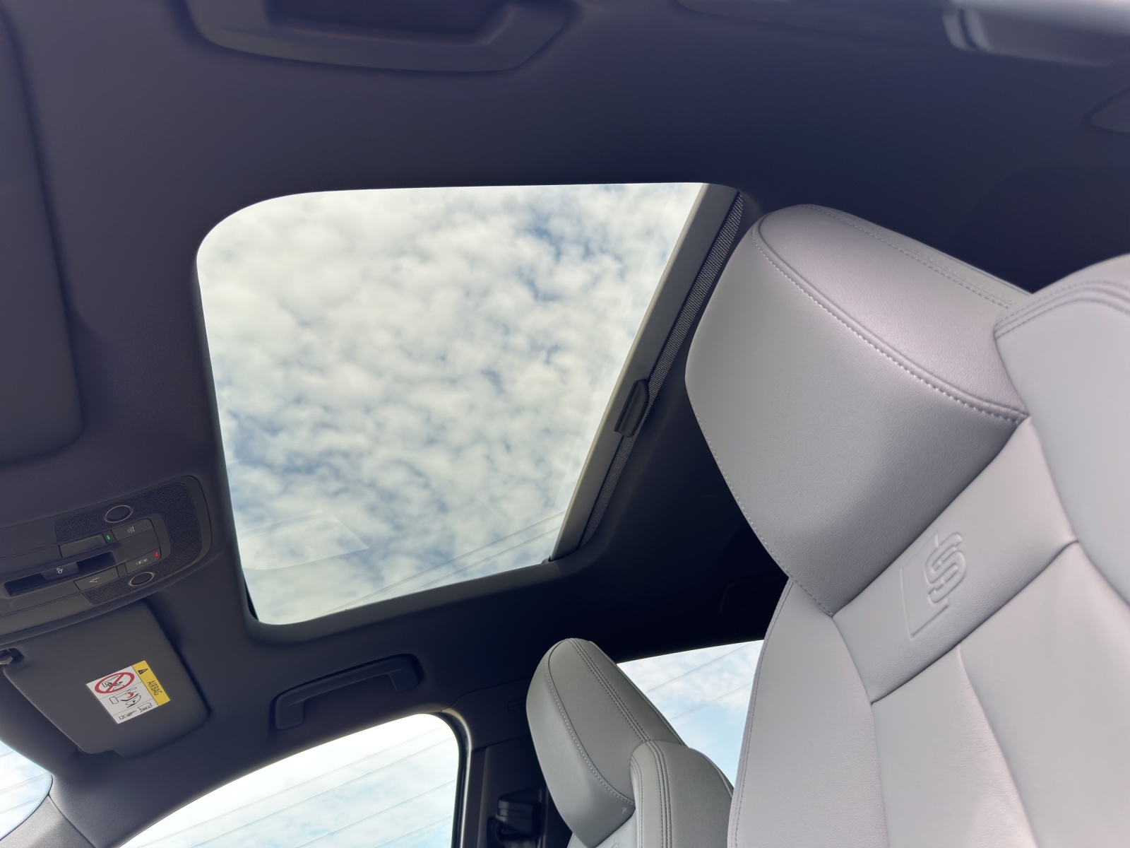 AUDI A3 Sportback 40 TFSI S line quattro S-tronic-image-13