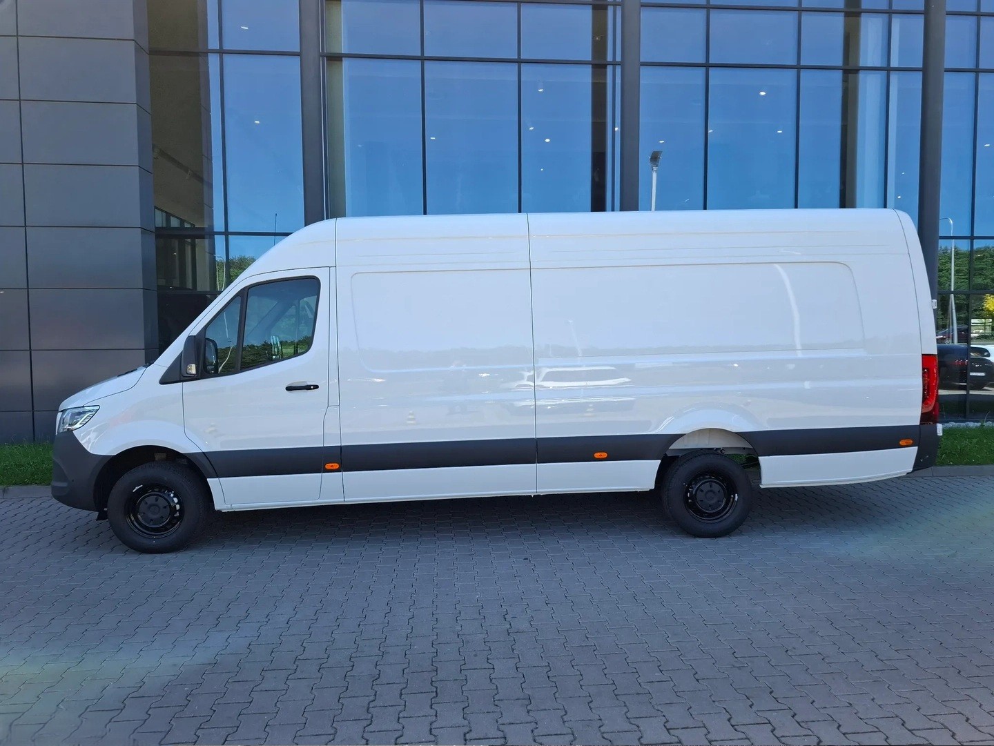 MERCEDES-BENZ Sprinter 317 CDI Lang 9G-TRONIC-image-1