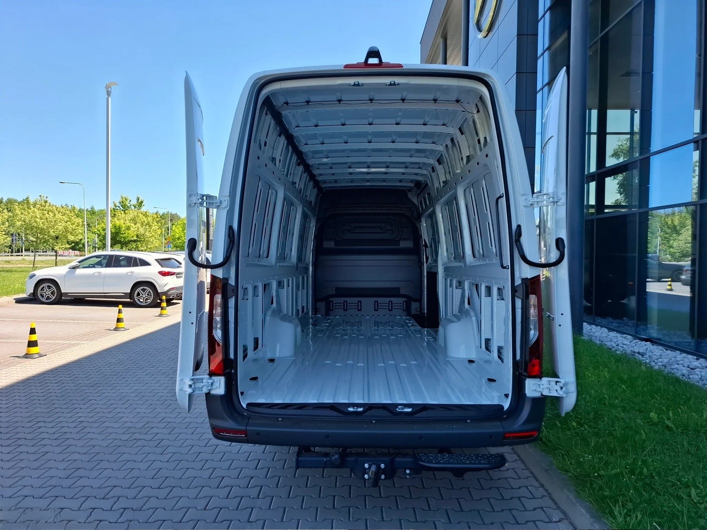 MERCEDES-BENZ Sprinter 317 CDI Lang 9G-TRONIC-image-4