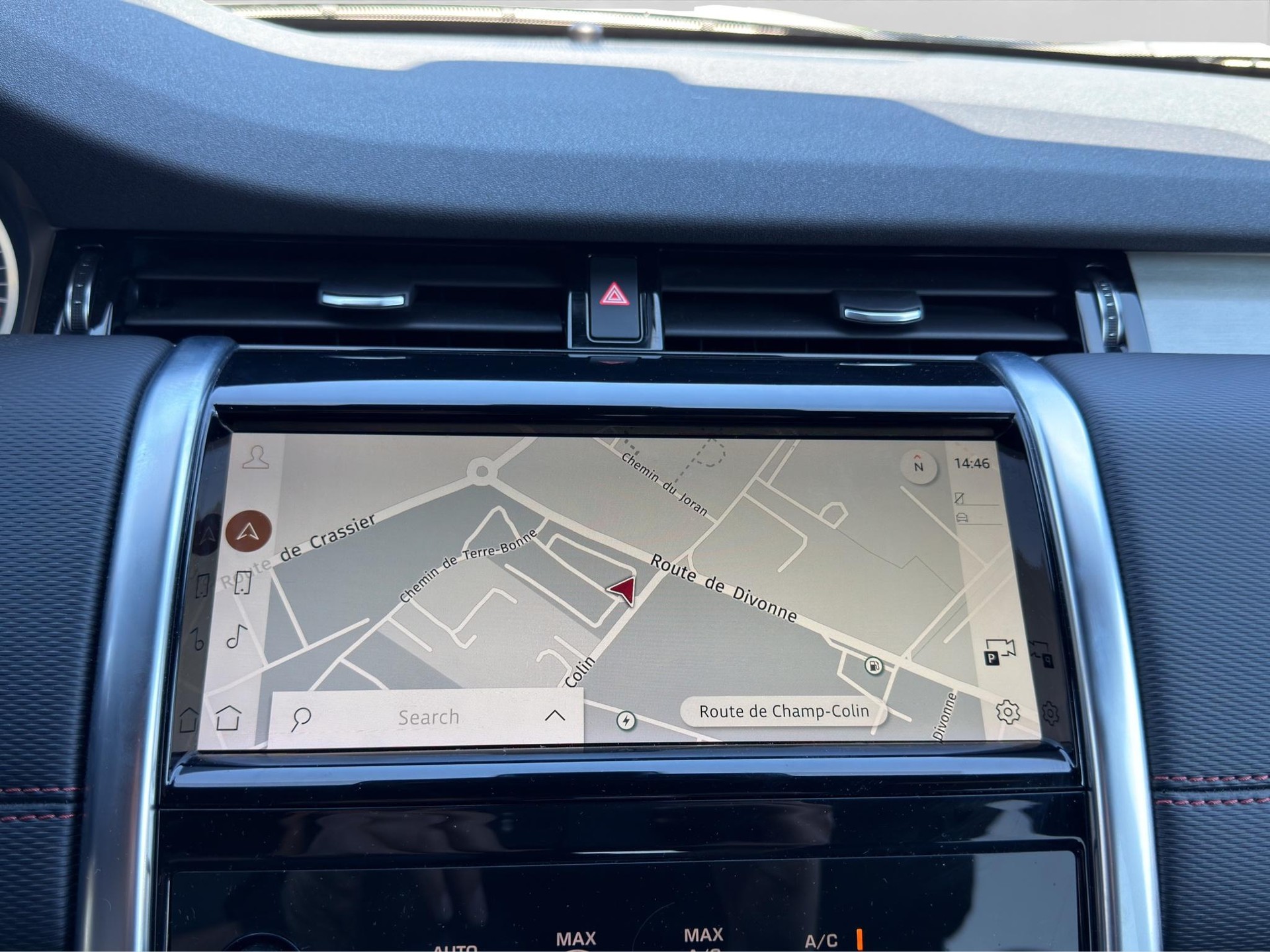 LAND ROVER Discovery Sport 1.5 T 300e R-Dynamic S-image-4