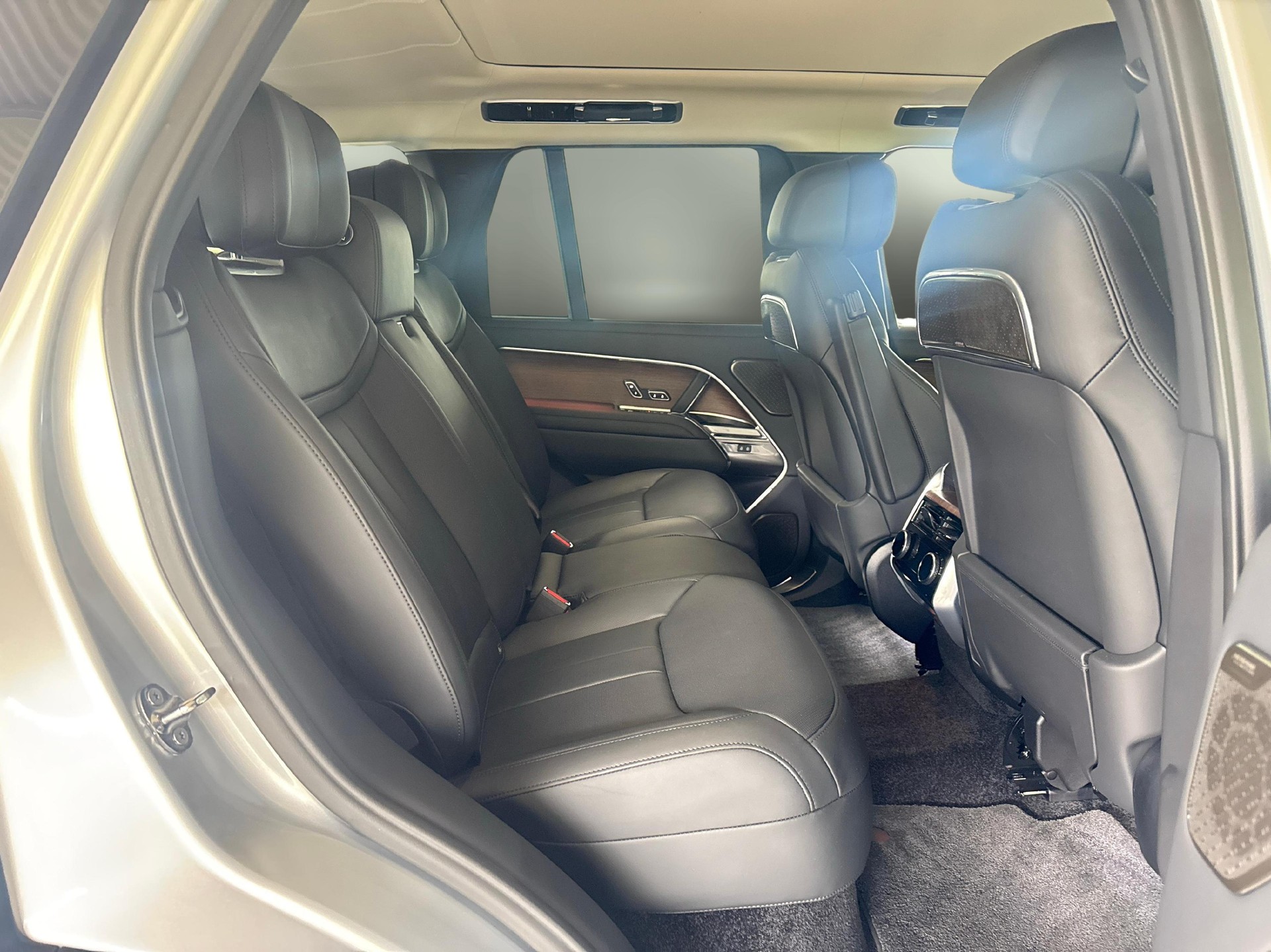 LAND ROVER Range Rover 4.4 V8 Autobiography-image-11