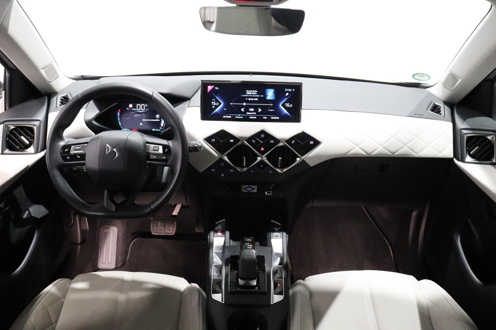 DS AUTOMOBILES 3 Crossback E-Tense So Chic-image-6