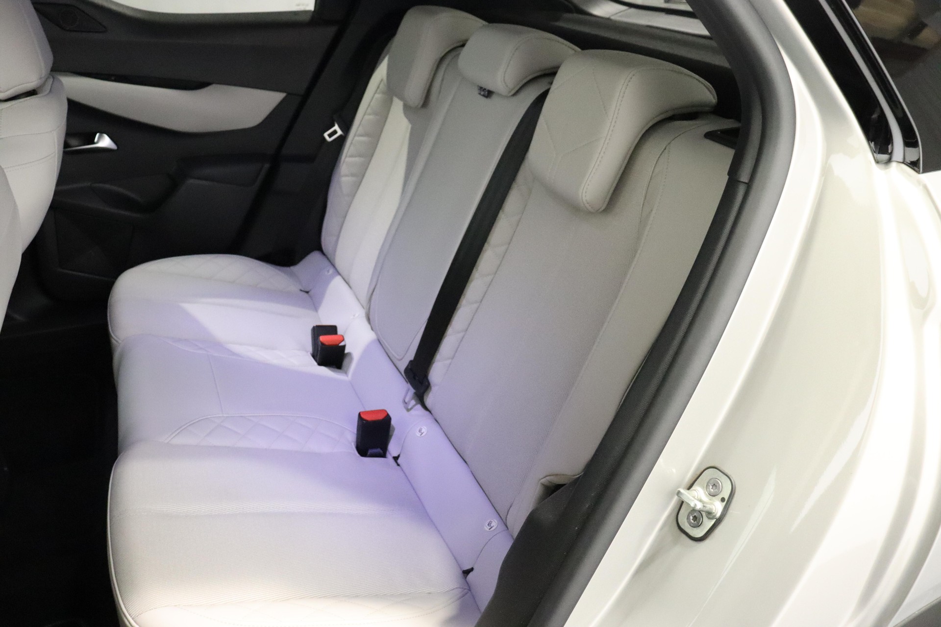 DS AUTOMOBILES 3 Crossback E-Tense So Chic-image-5