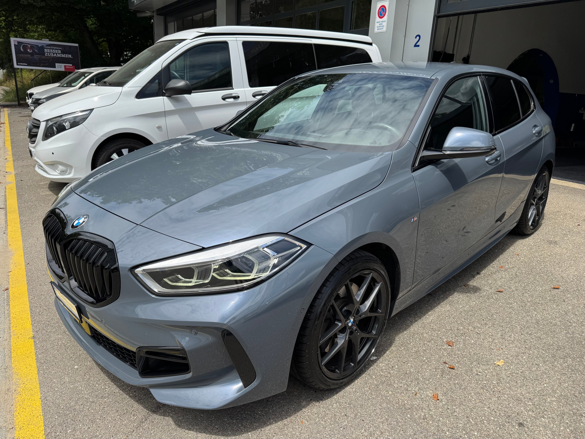 BMW 120d xDrive Steptronic M-Sport-image-2
