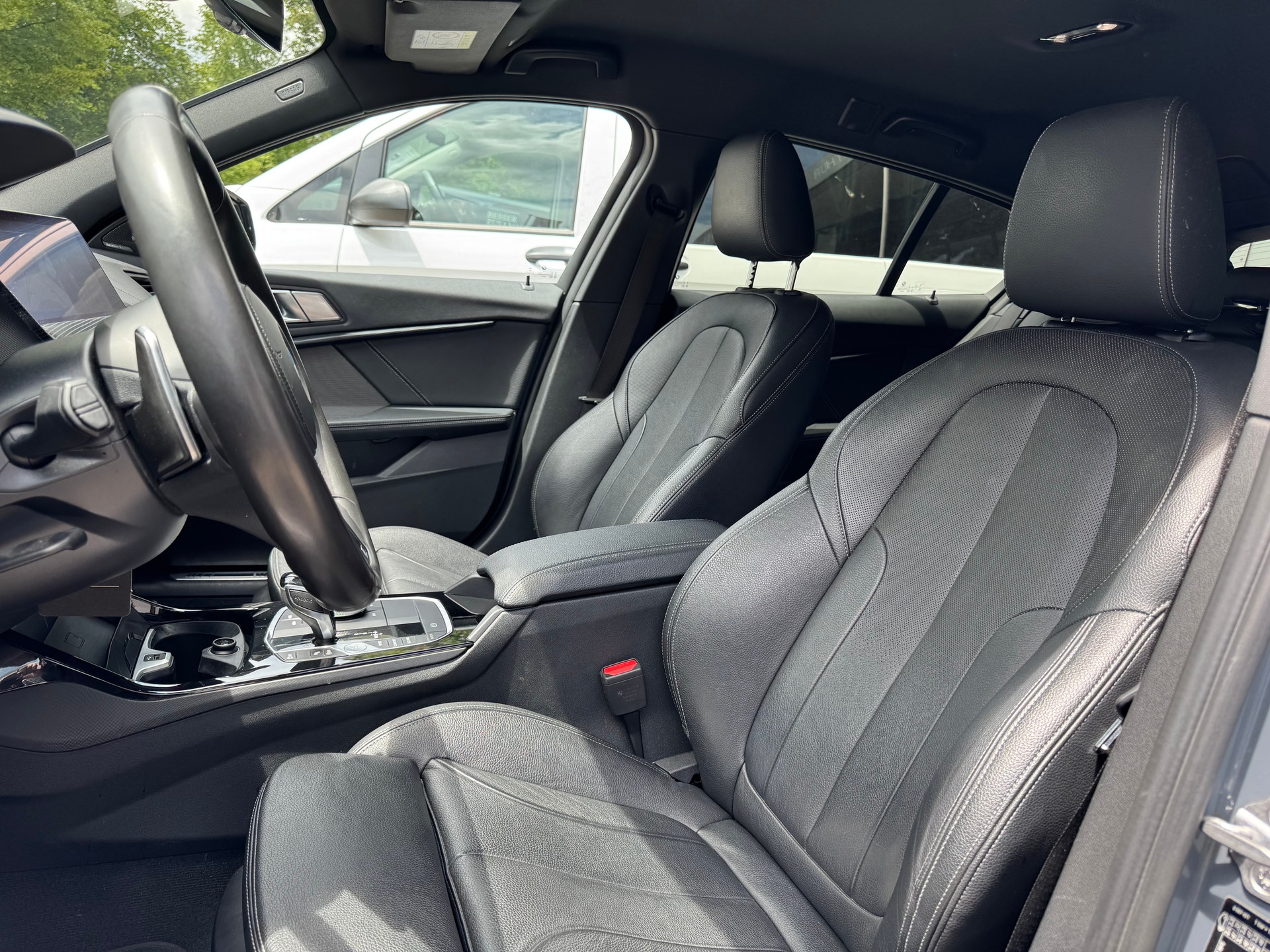 BMW 120d xDrive Steptronic M-Sport-image-8