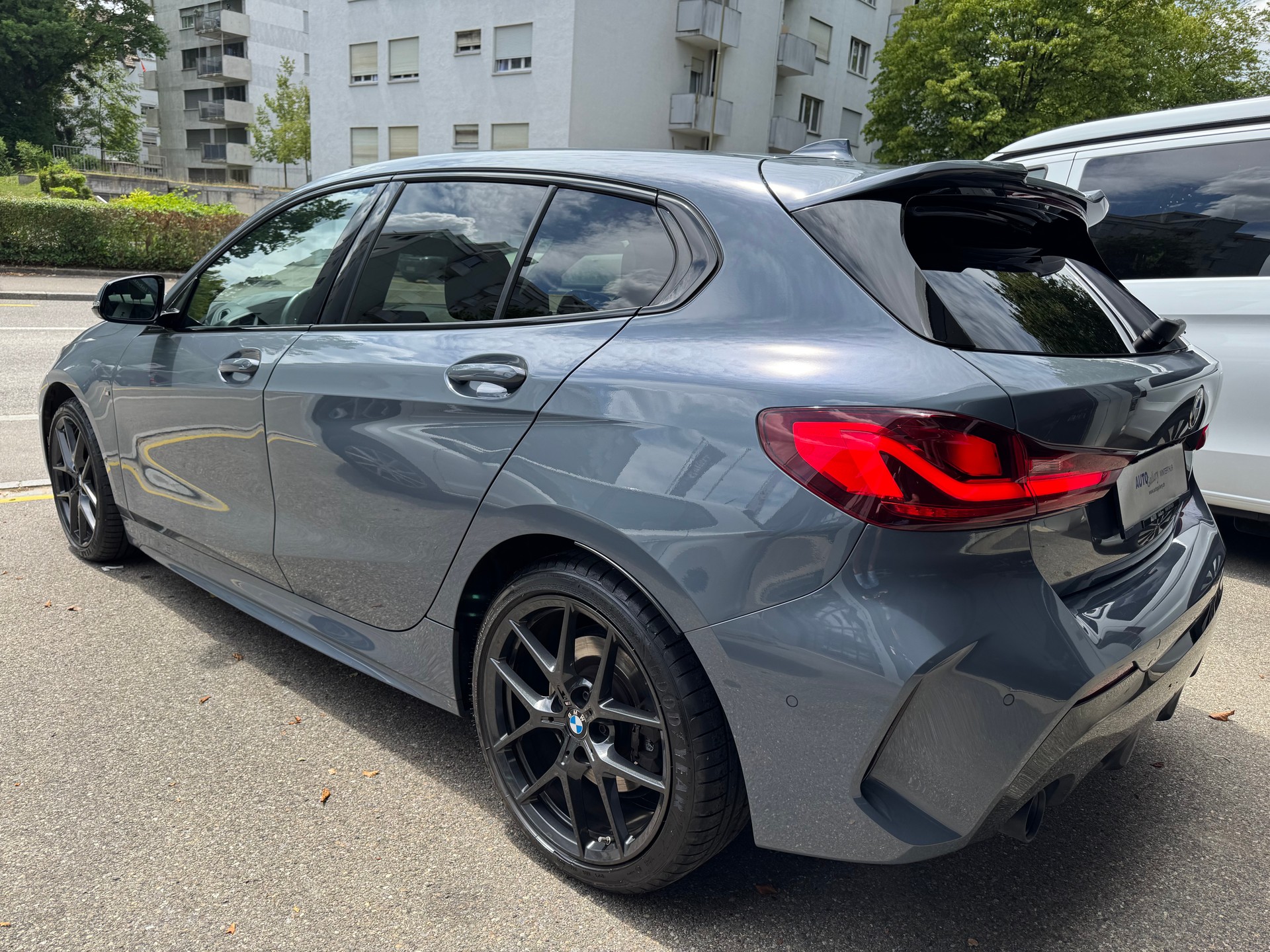 BMW 120d xDrive Steptronic M-Sport-image-4