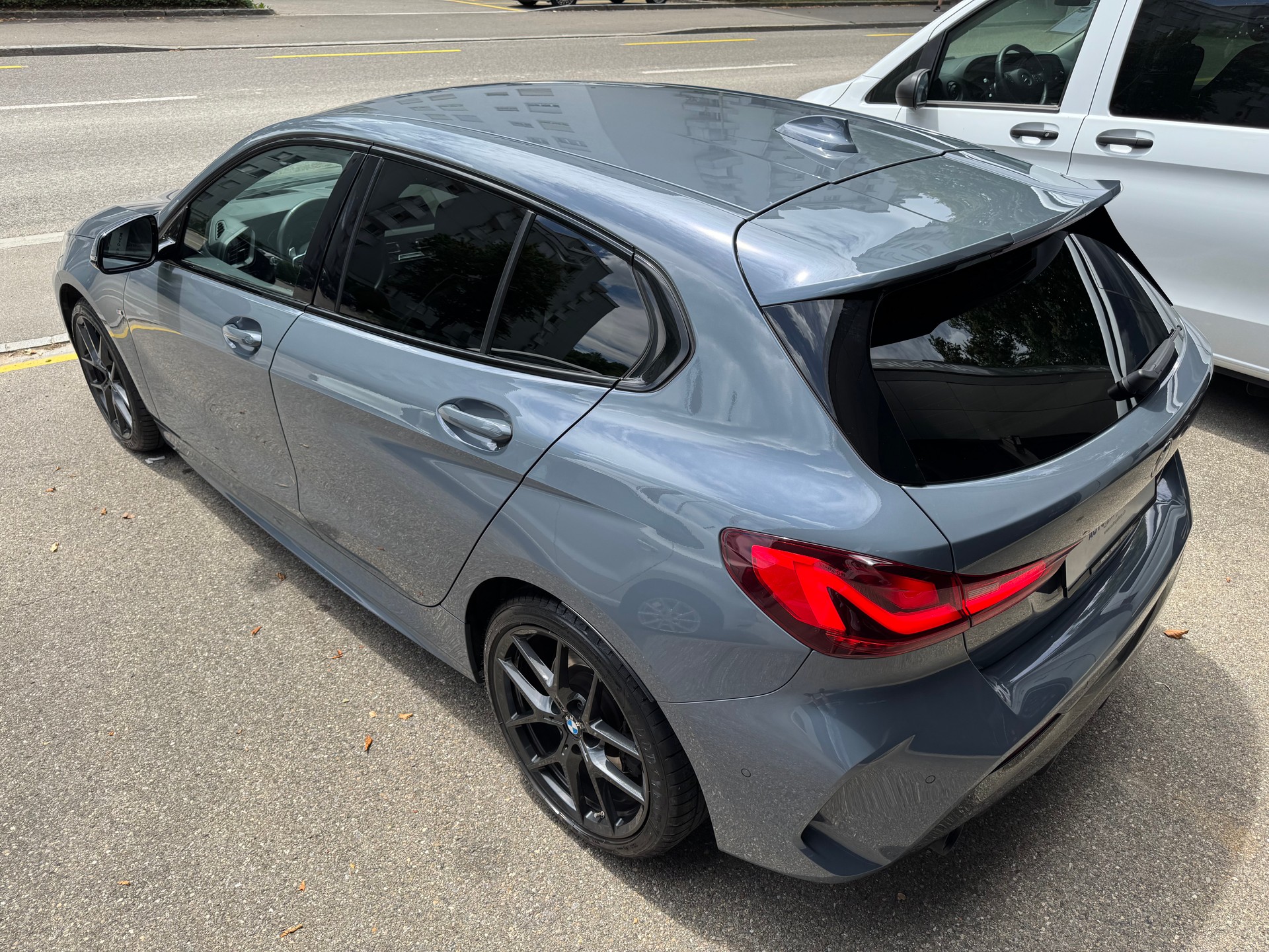 BMW 120d xDrive Steptronic M-Sport-image-5