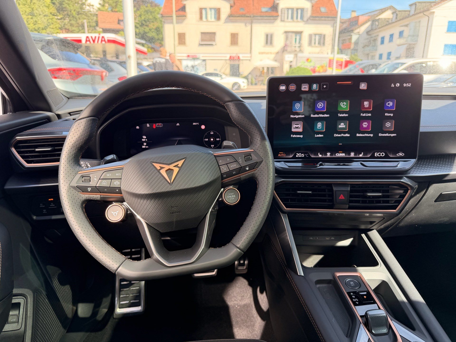 CUPRA Formentor 1.5 TSI e-Hybrid 204 PS *** TOPAUSSTATTUNG MIT NUR 1'500 KM ***-image-7