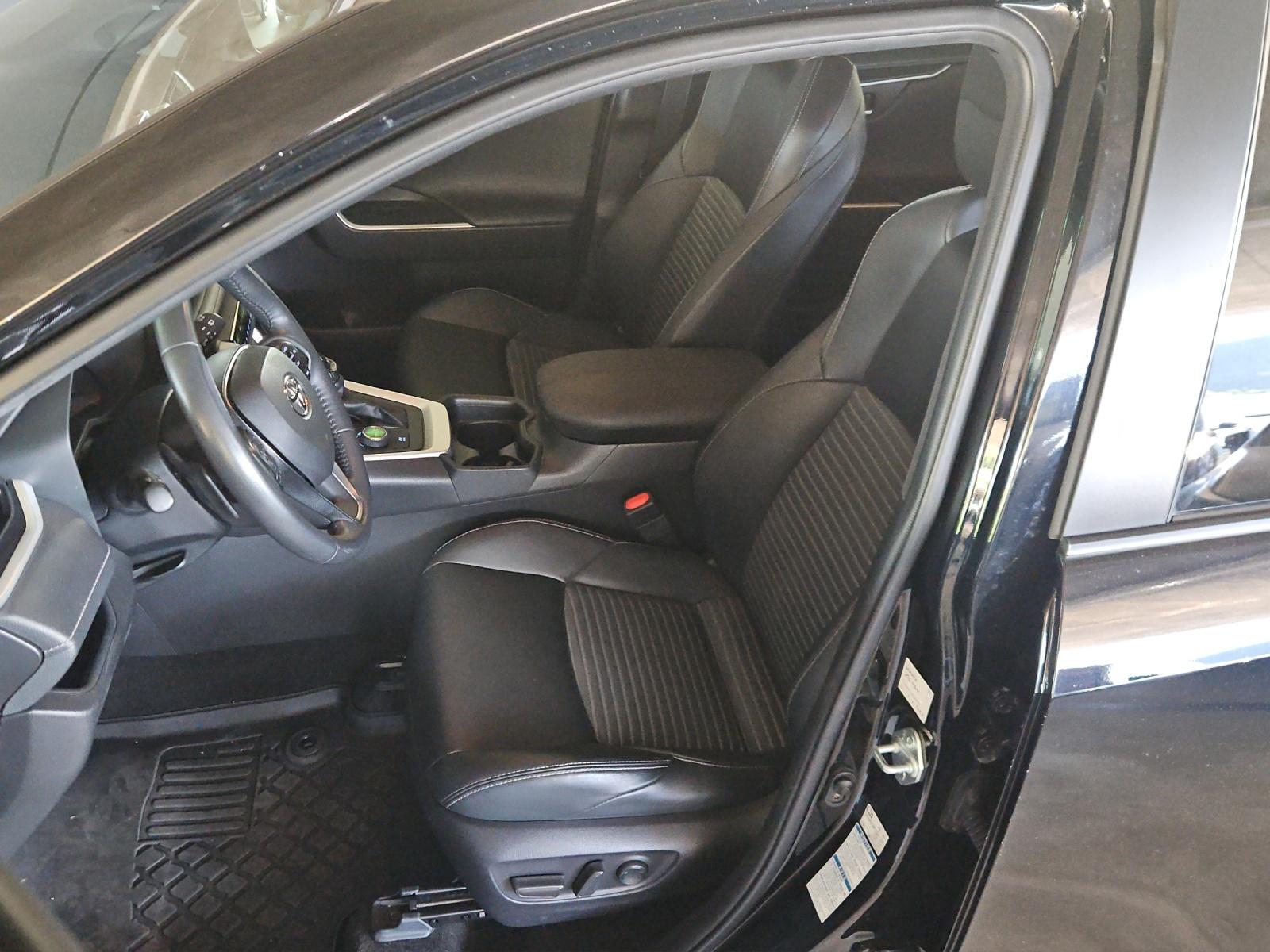 TOYOTA RAV4 2.5 HEV Black Edition-image-8