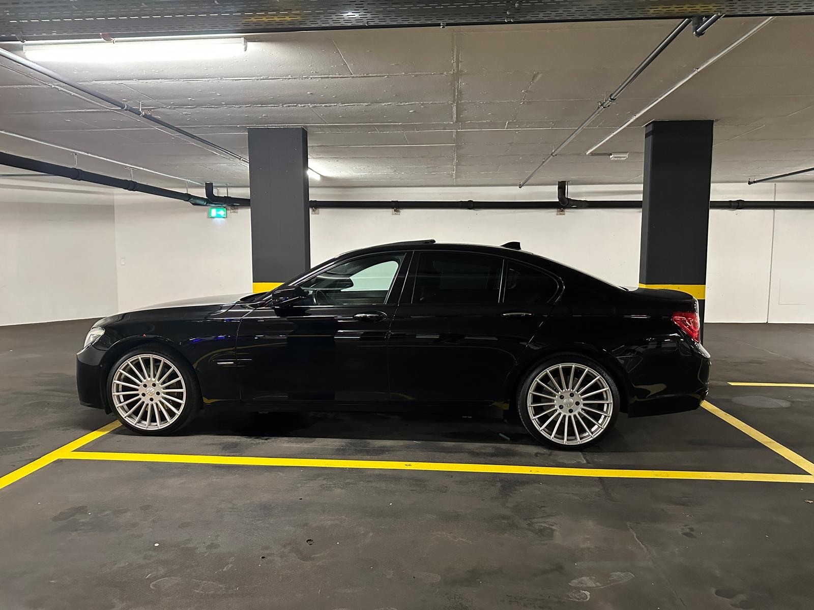 BMW 740d-image-3