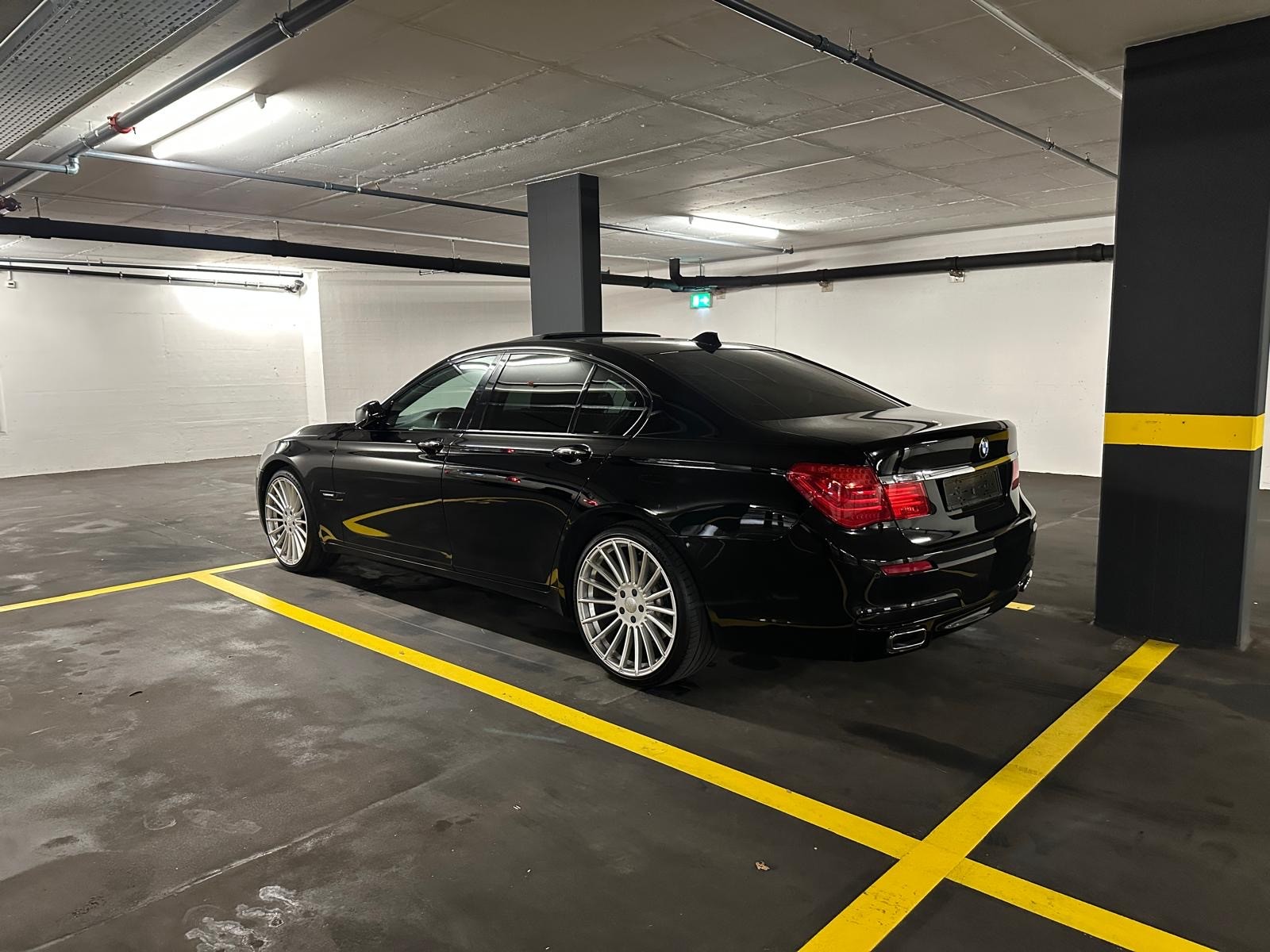 BMW 740d-image-4