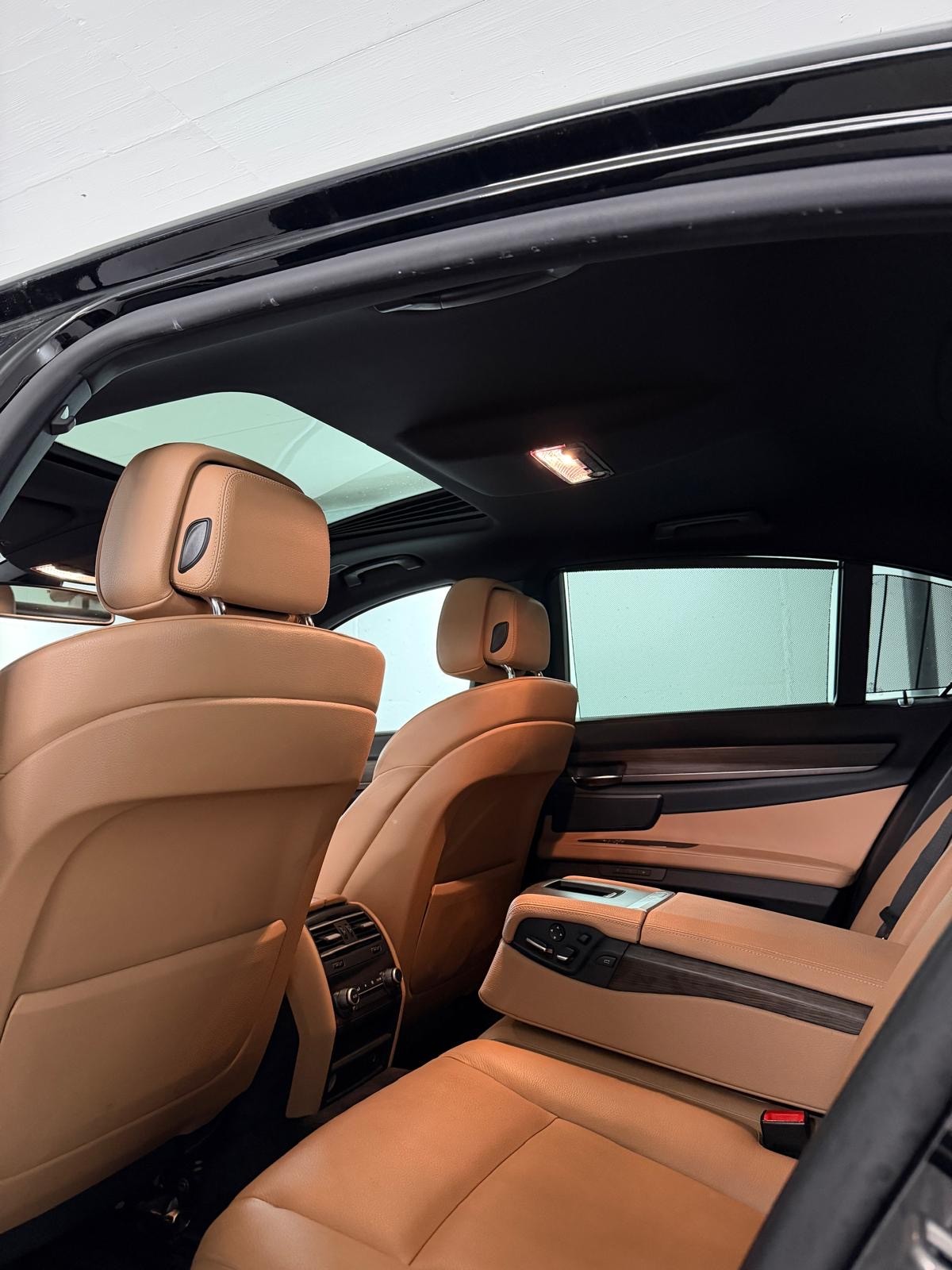 BMW 740d-image-15