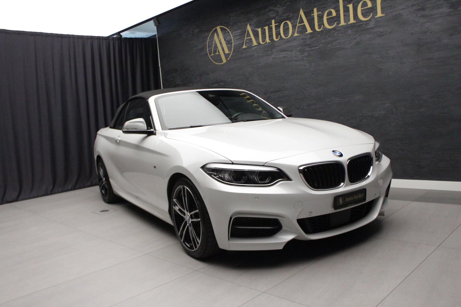 BMW M240i xDrive Steptronic-image-2