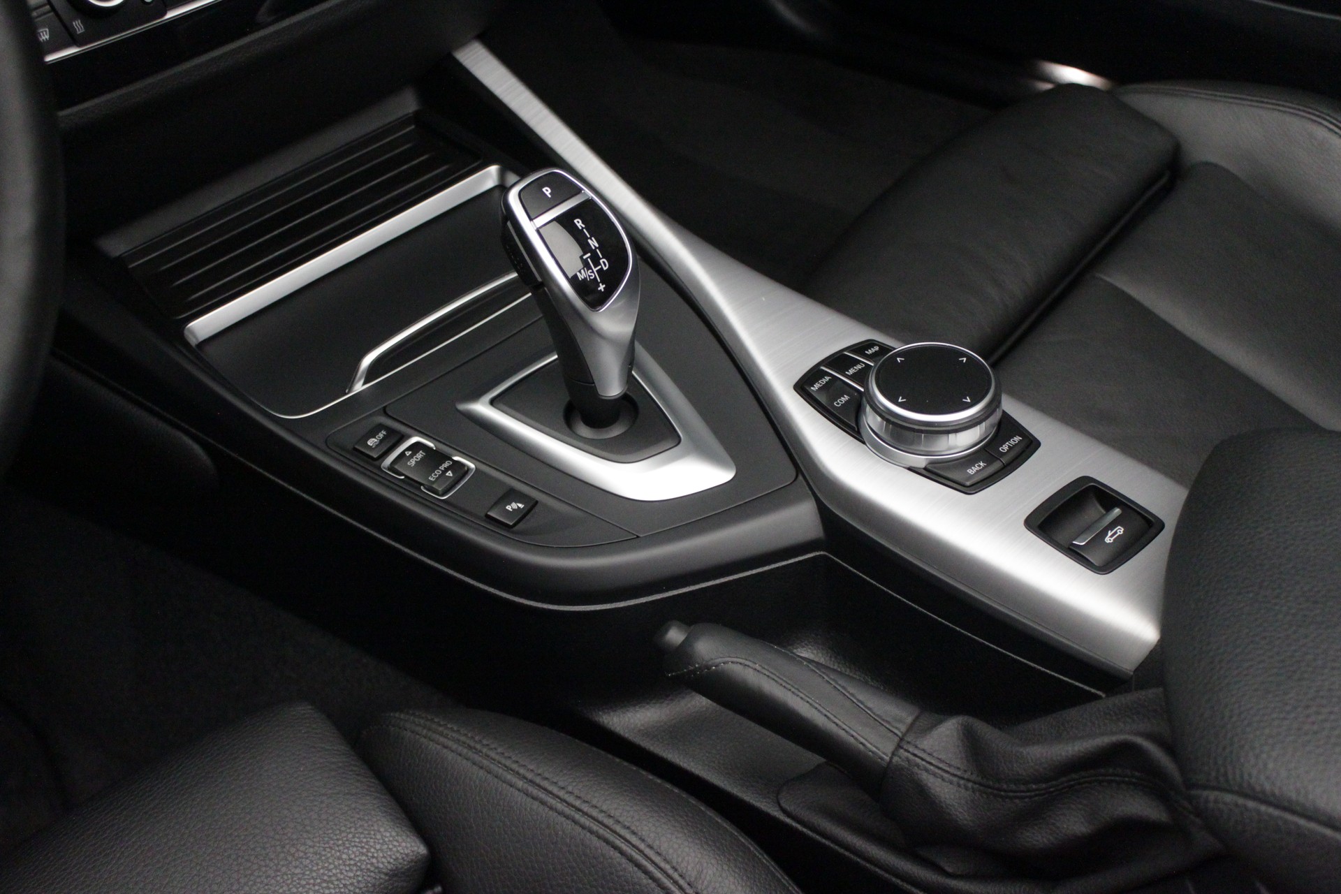 BMW M240i xDrive Steptronic-image-17