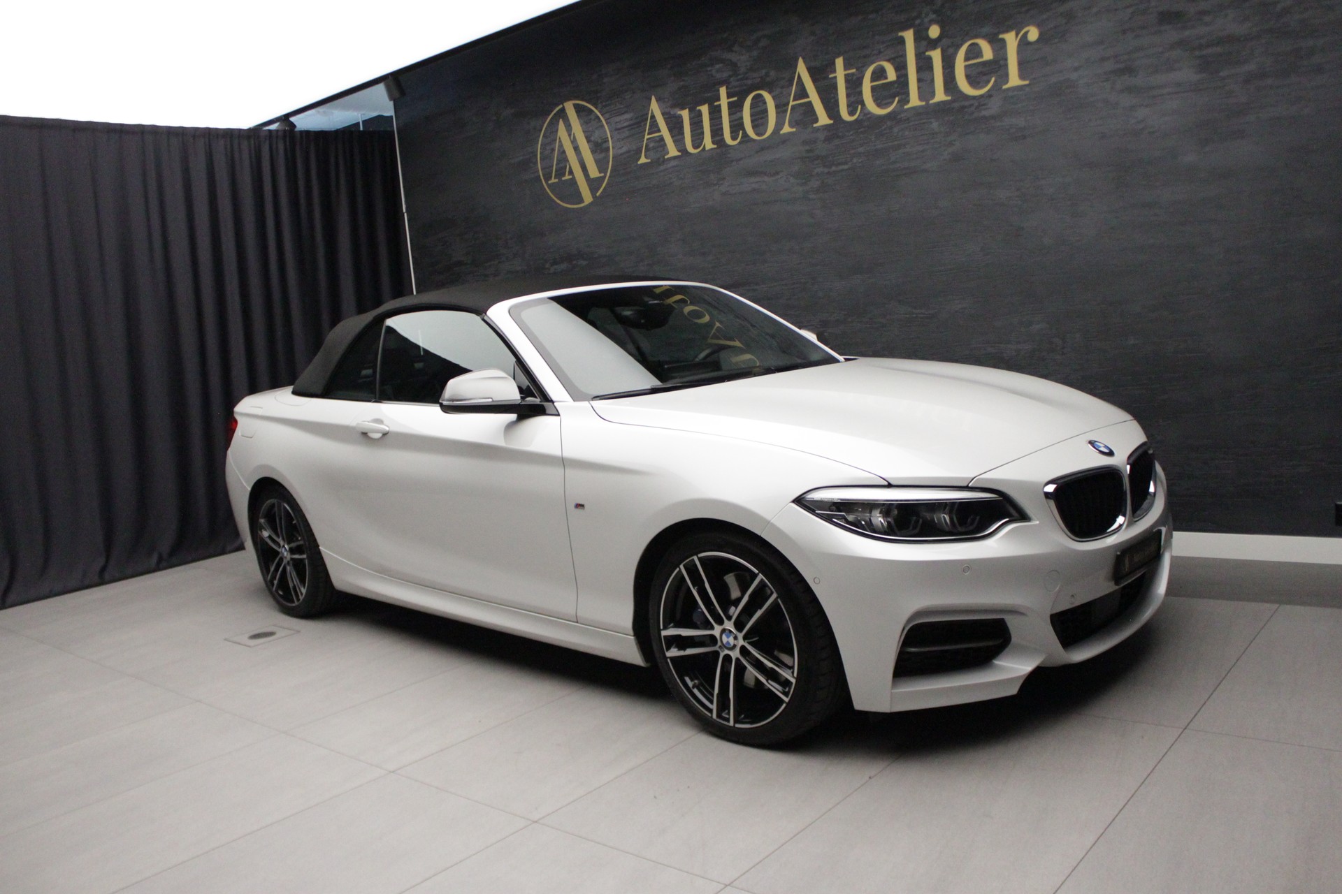 BMW M240i xDrive Steptronic-image-3