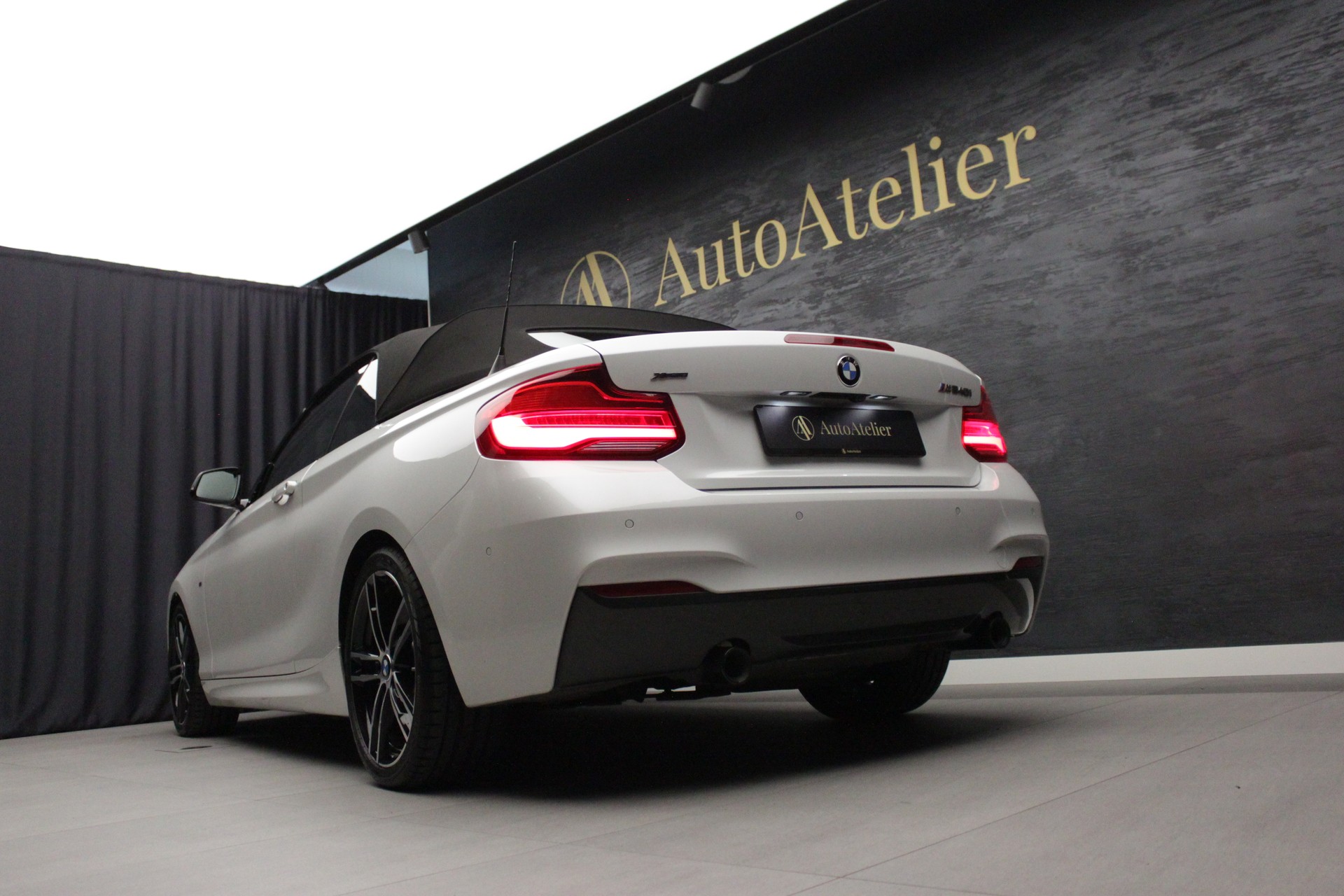 BMW M240i xDrive Steptronic-image-11