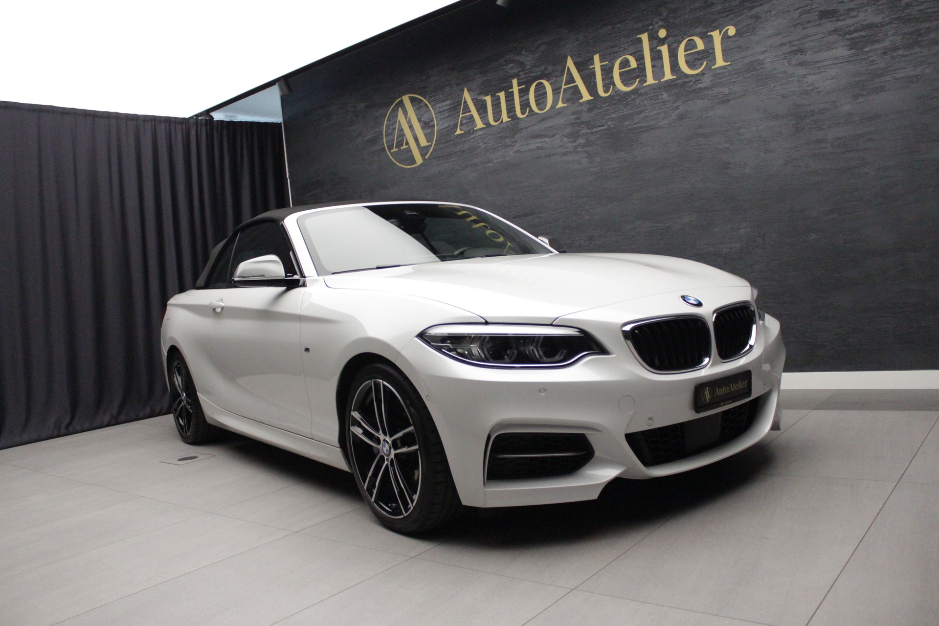 BMW M240i xDrive Steptronic-image-0