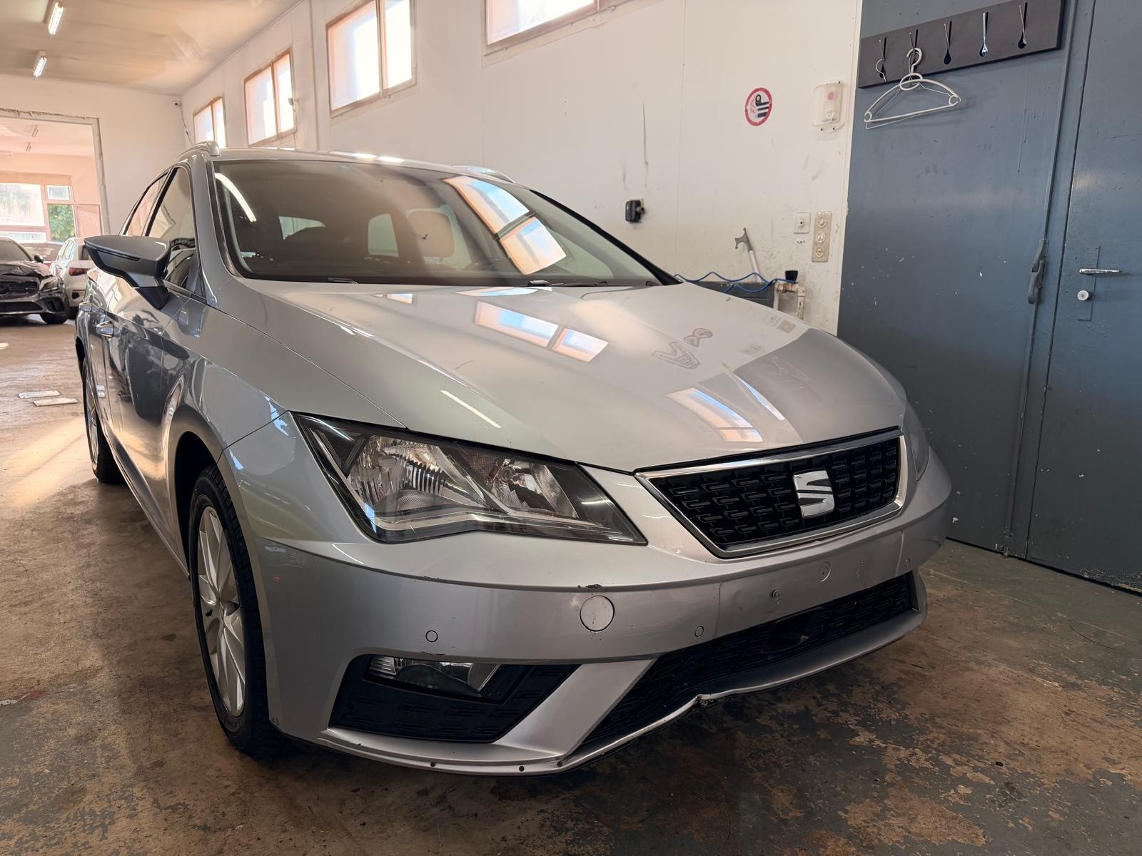 SEAT Leon ST 1.6 TDI CR Style DSG-image-1