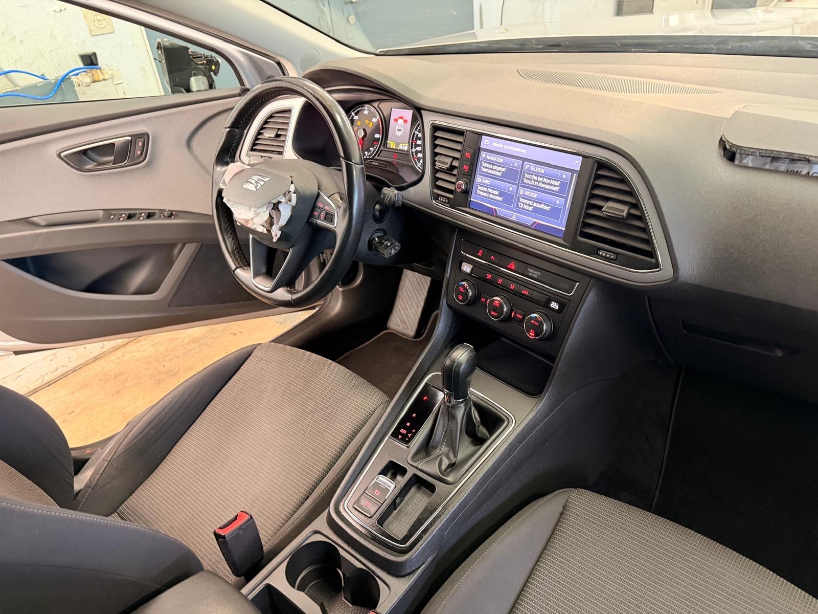 SEAT Leon ST 1.6 TDI CR Style DSG-image-13