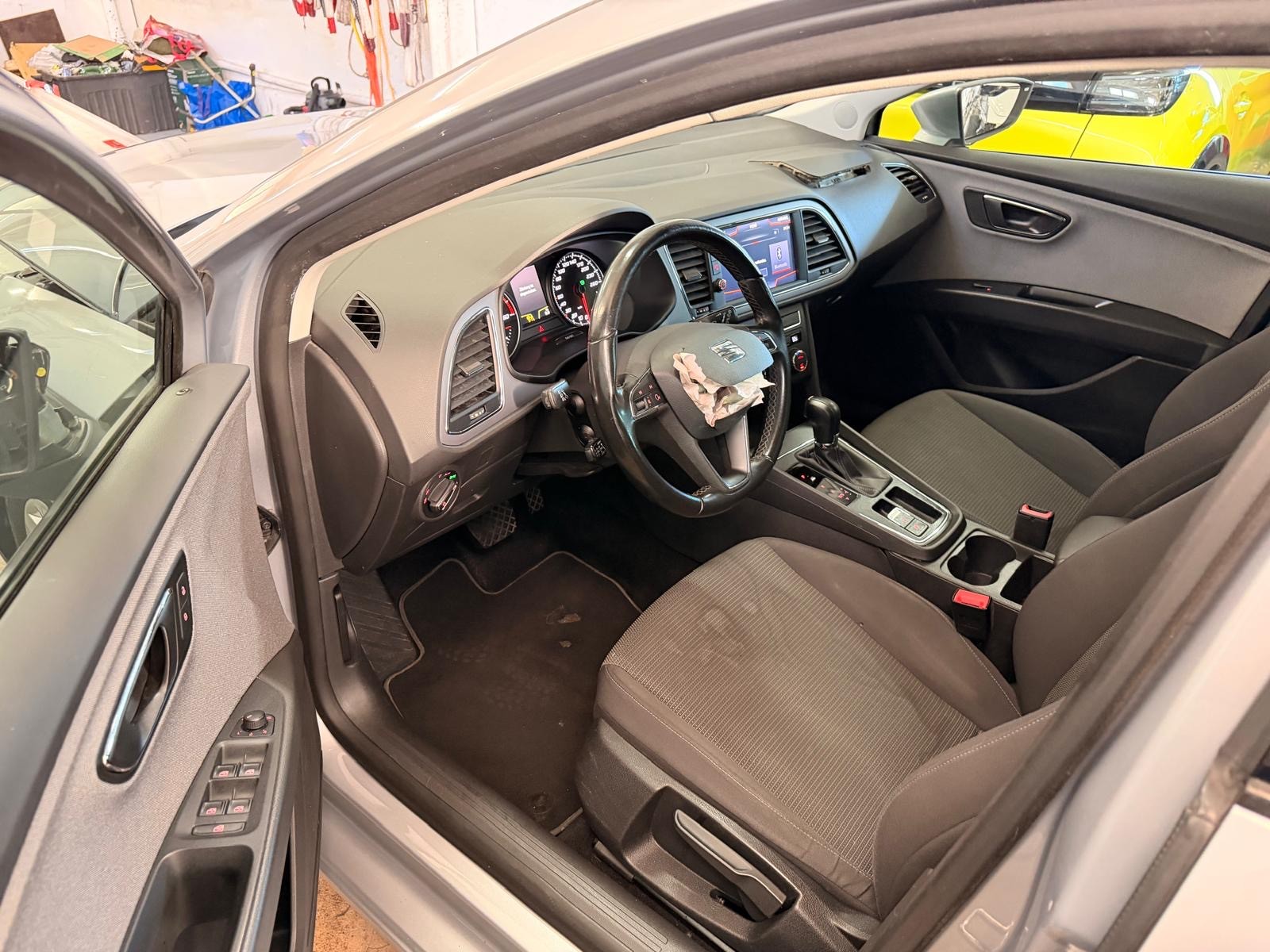 SEAT Leon ST 1.6 TDI CR Style DSG-image-8