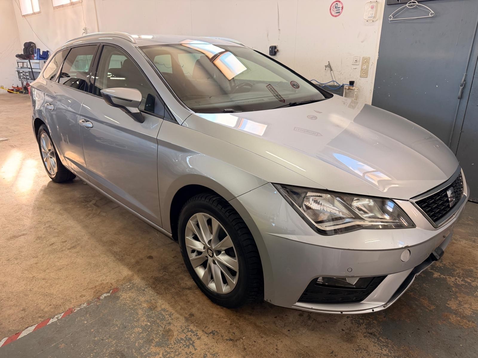 SEAT Leon ST 1.6 TDI CR Style DSG-image-0