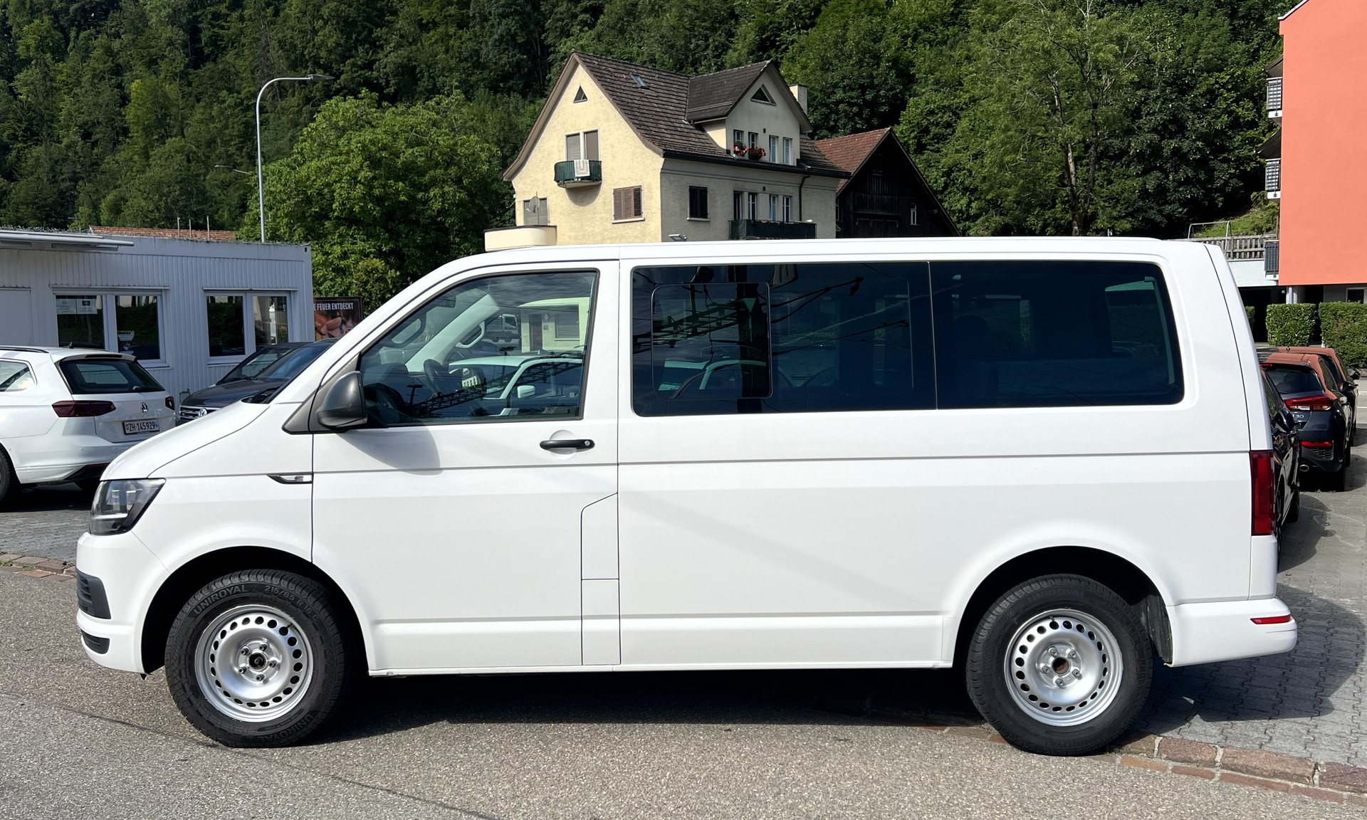 VW T6 Multivan 2.0 TDI Trendline-image-1