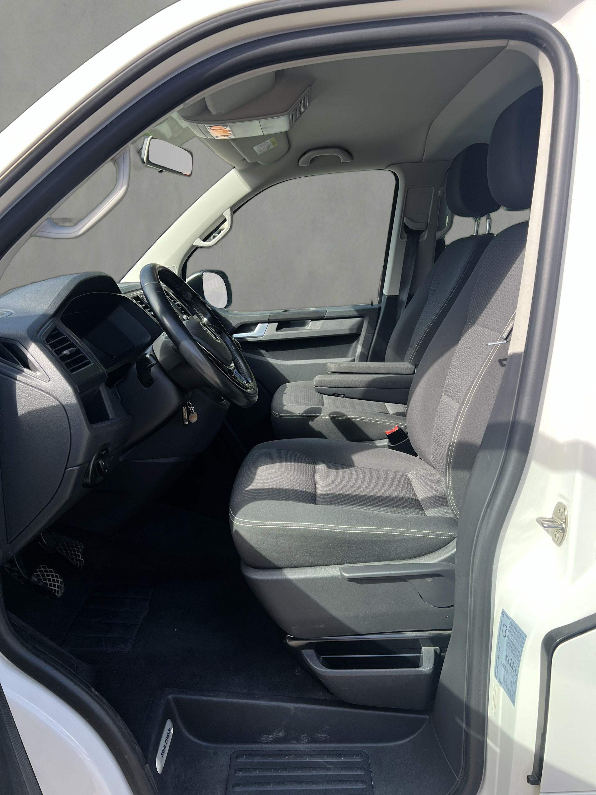 VW T6 Multivan 2.0 TDI Trendline-image-15