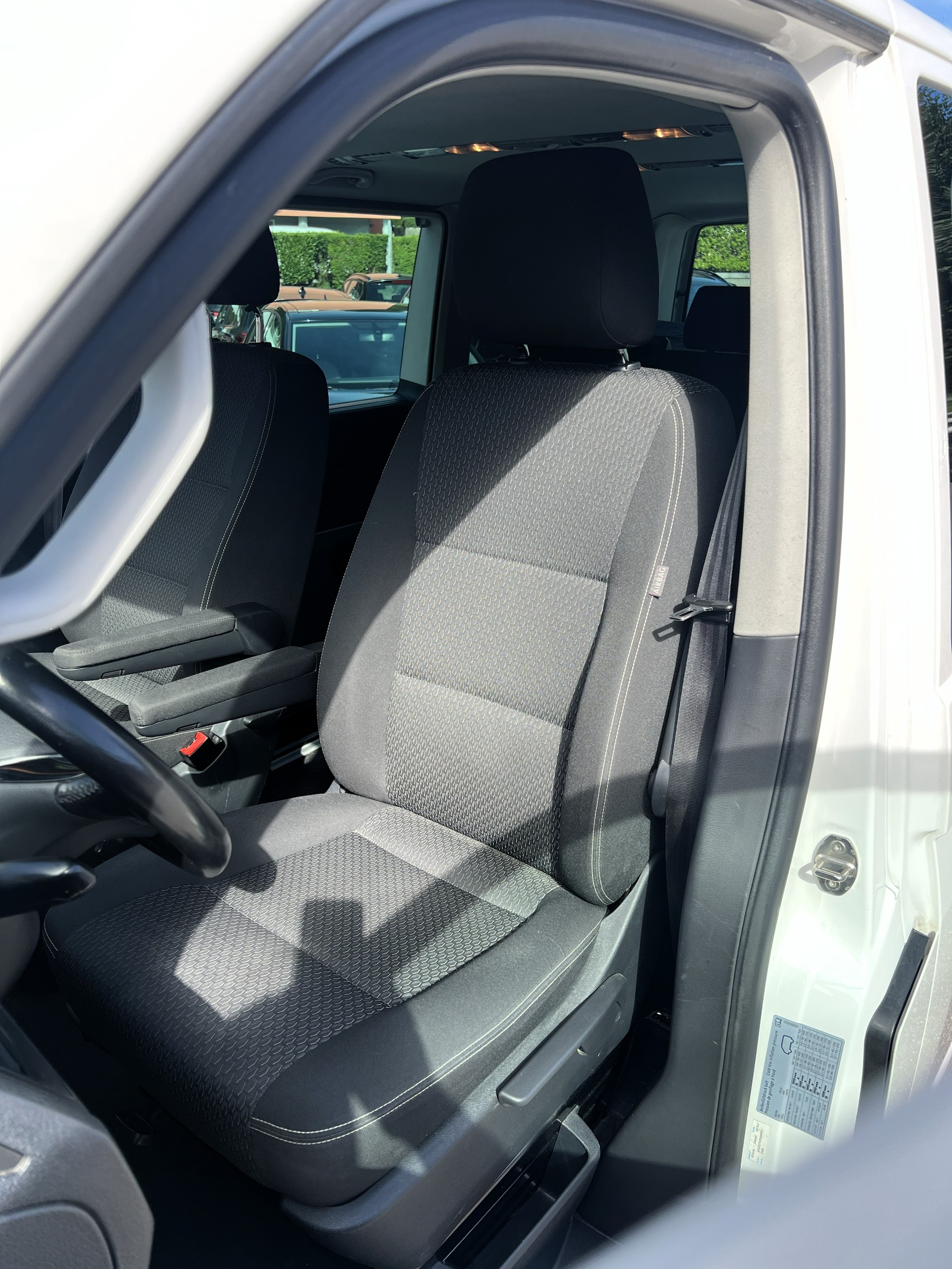 VW T6 Multivan 2.0 TDI Trendline-image-14