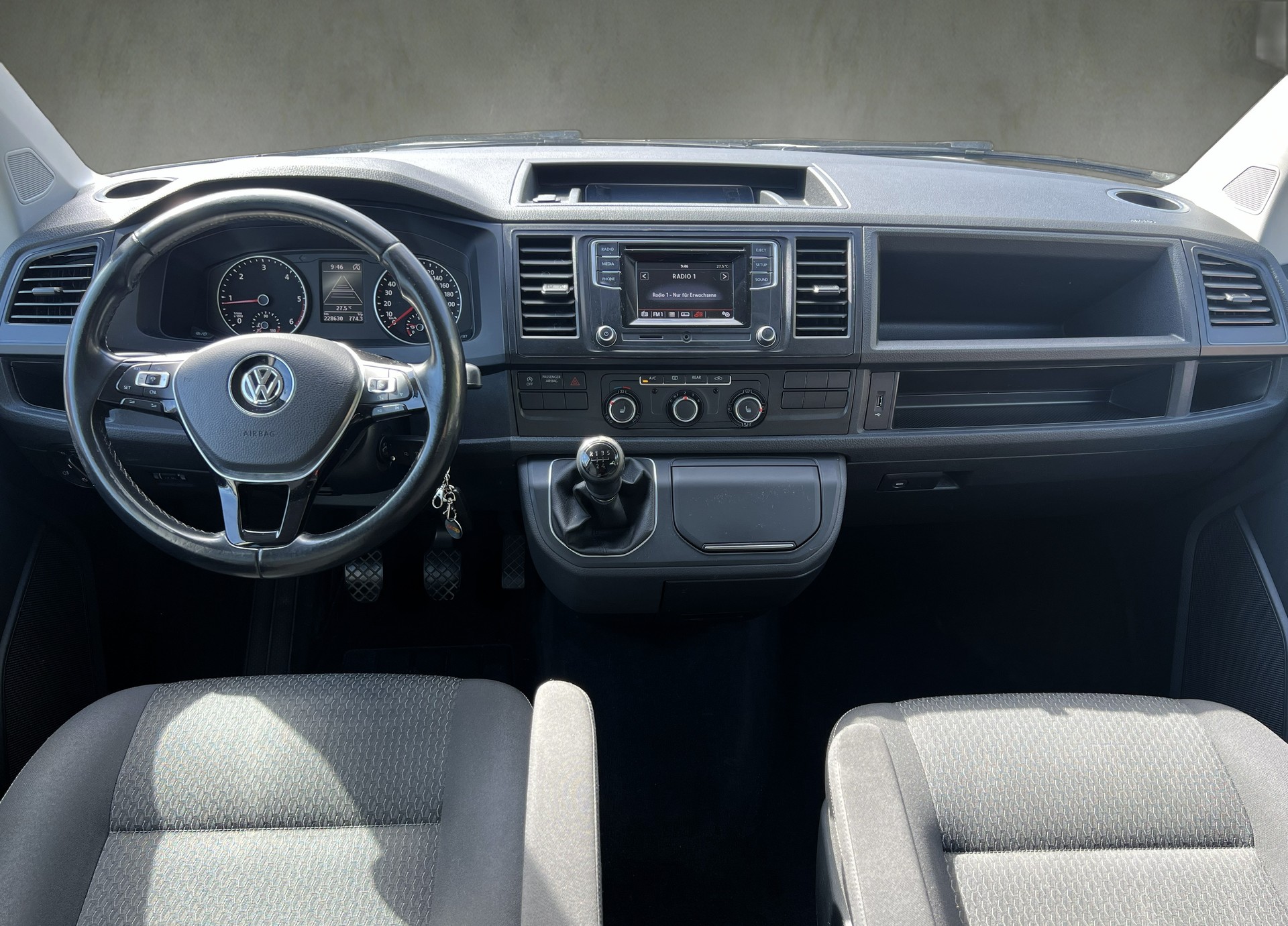 VW T6 Multivan 2.0 TDI Trendline-image-22