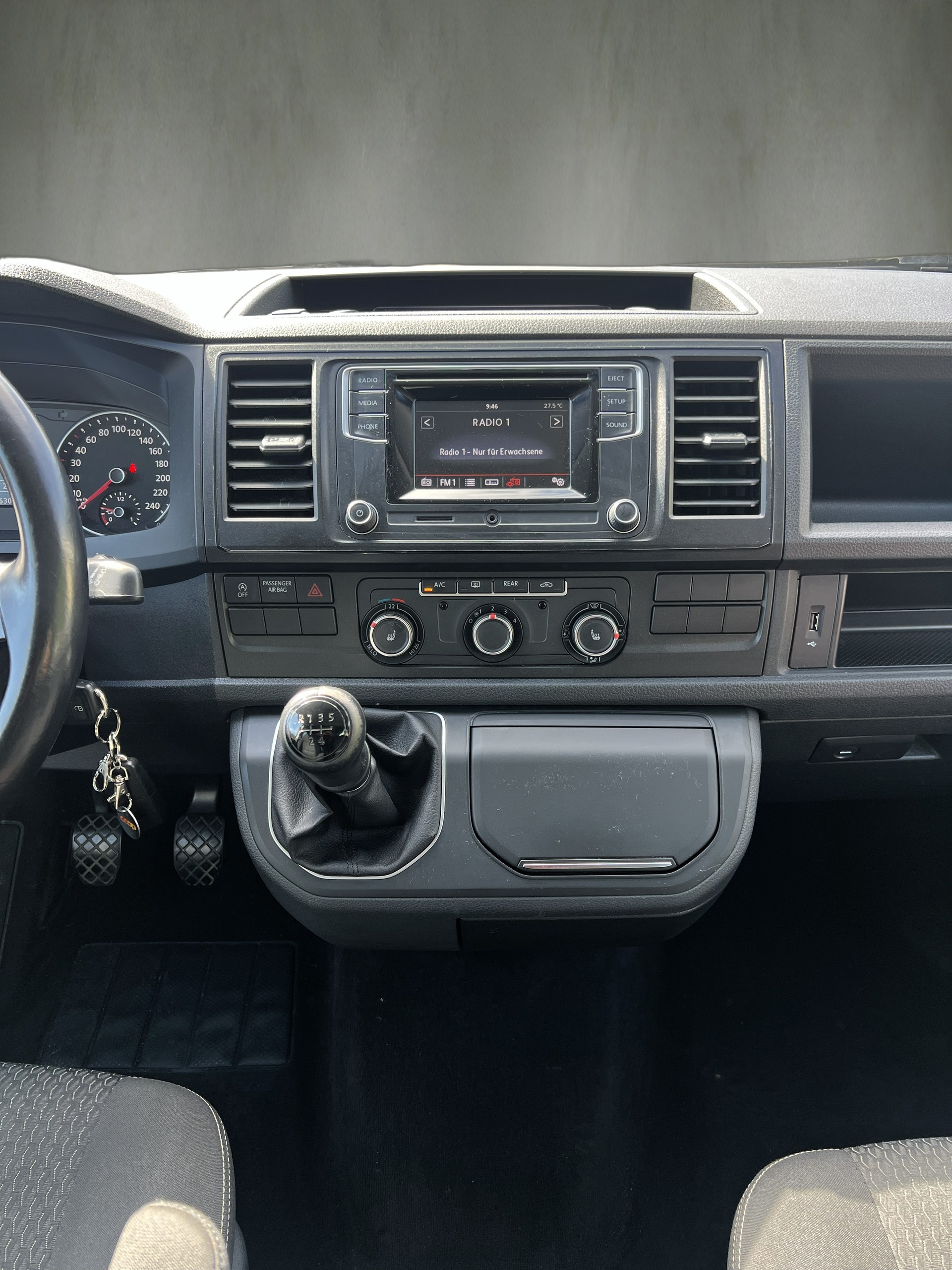 VW T6 Multivan 2.0 TDI Trendline-image-19