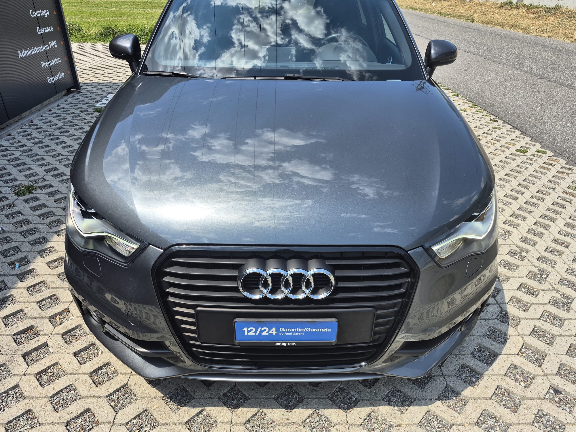 Car photo
