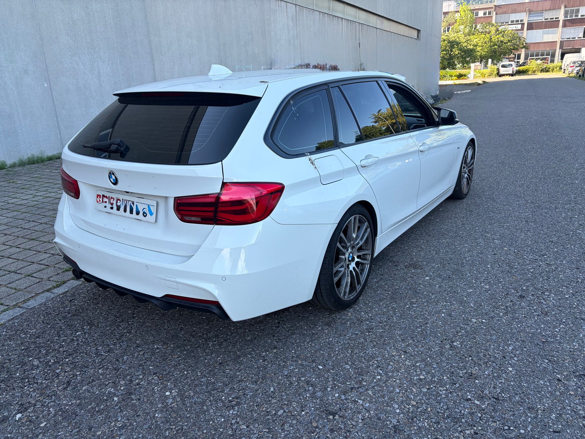 BMW 318d Touring M Sport Line Steptronic-image-3