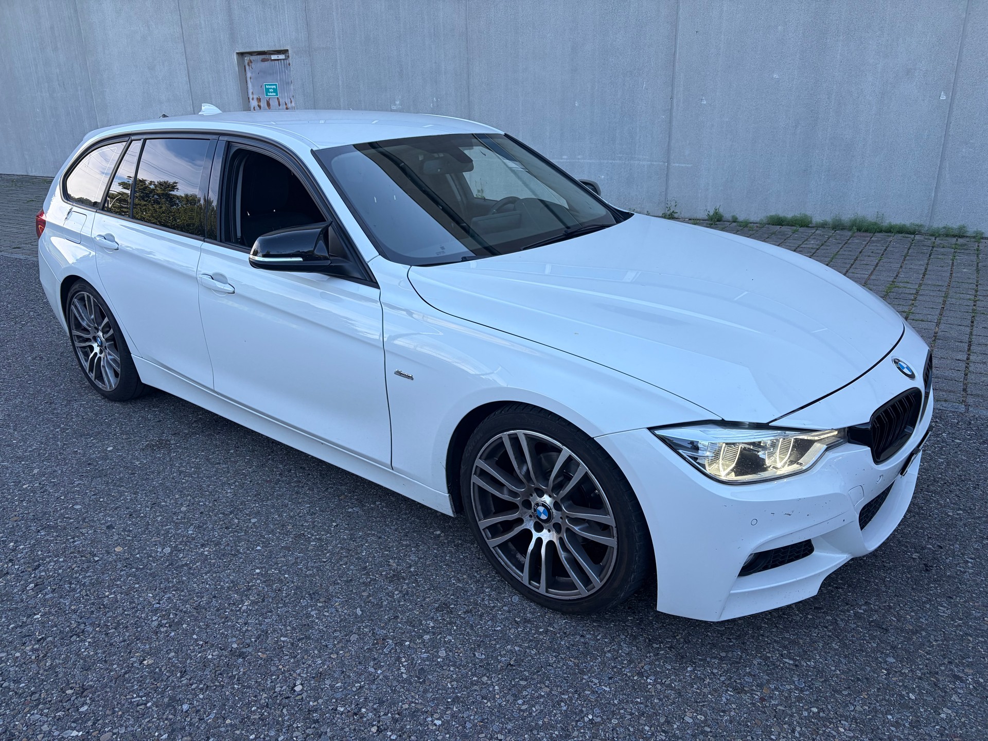 BMW 318d Touring M Sport Line Steptronic-image-1