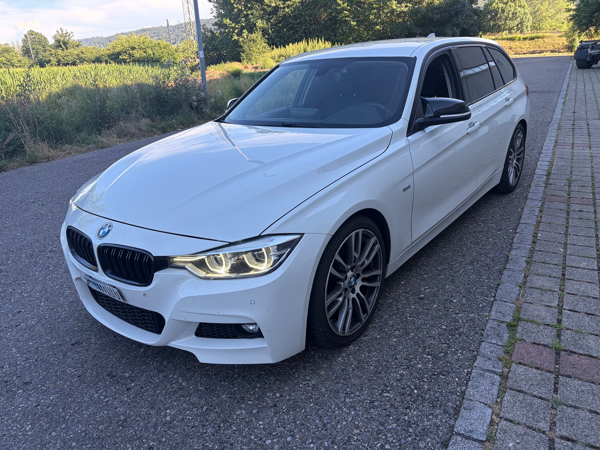 BMW 318d Touring M Sport Line Steptronic-image-2